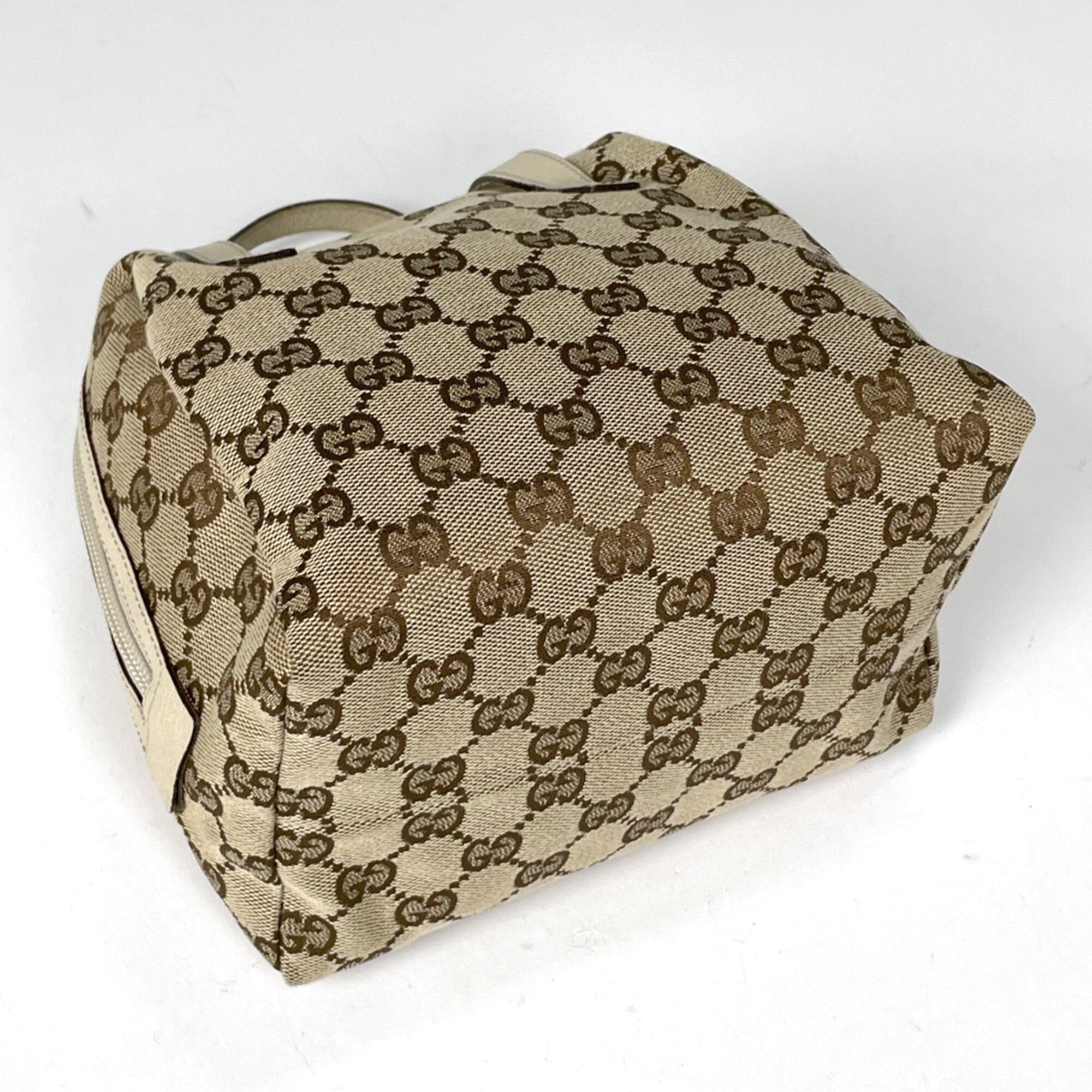 Gucci Beige White Gg Canvas Handbag (Pre-Owned)