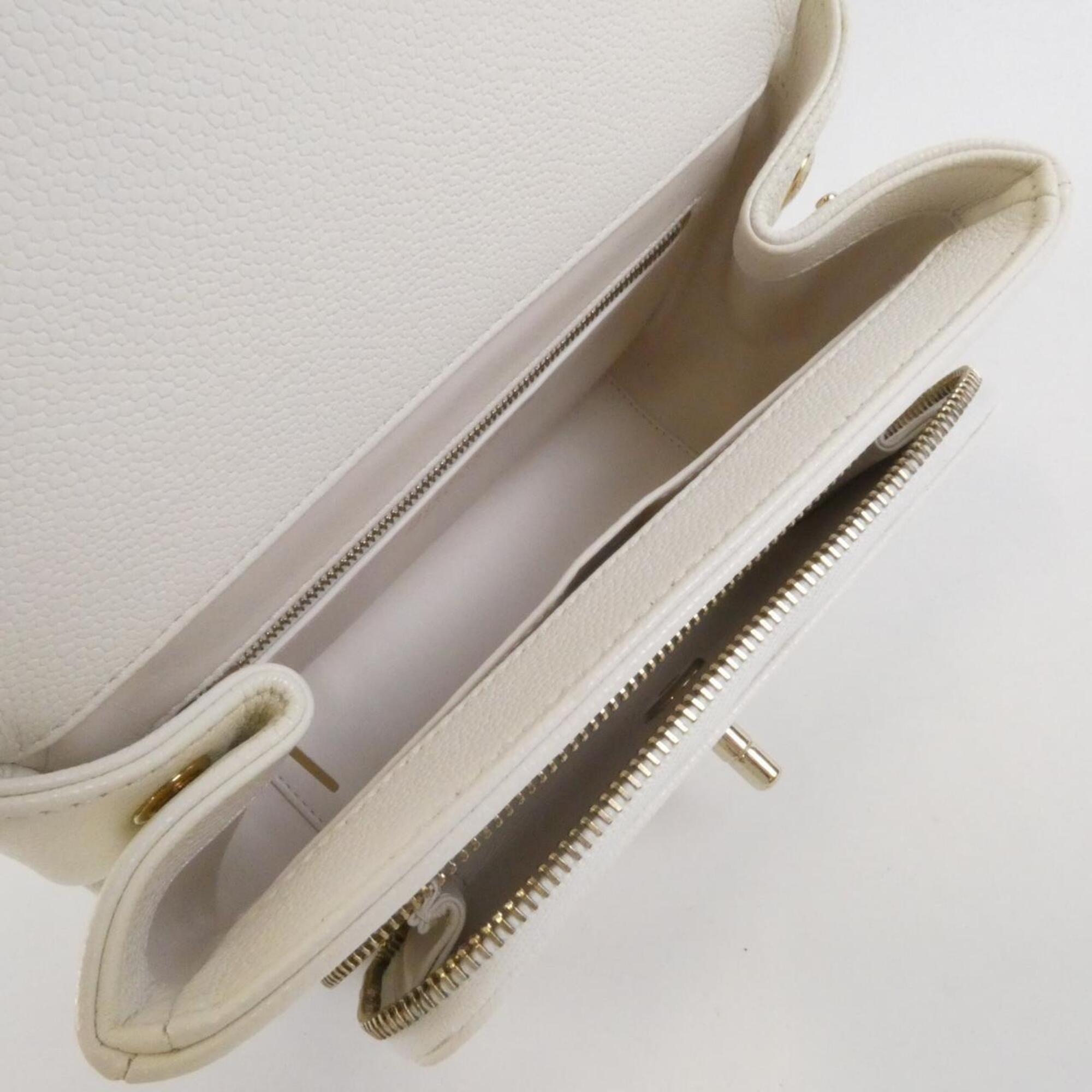Chanel White Grained Calfskin Handbag (Pre-Owned)