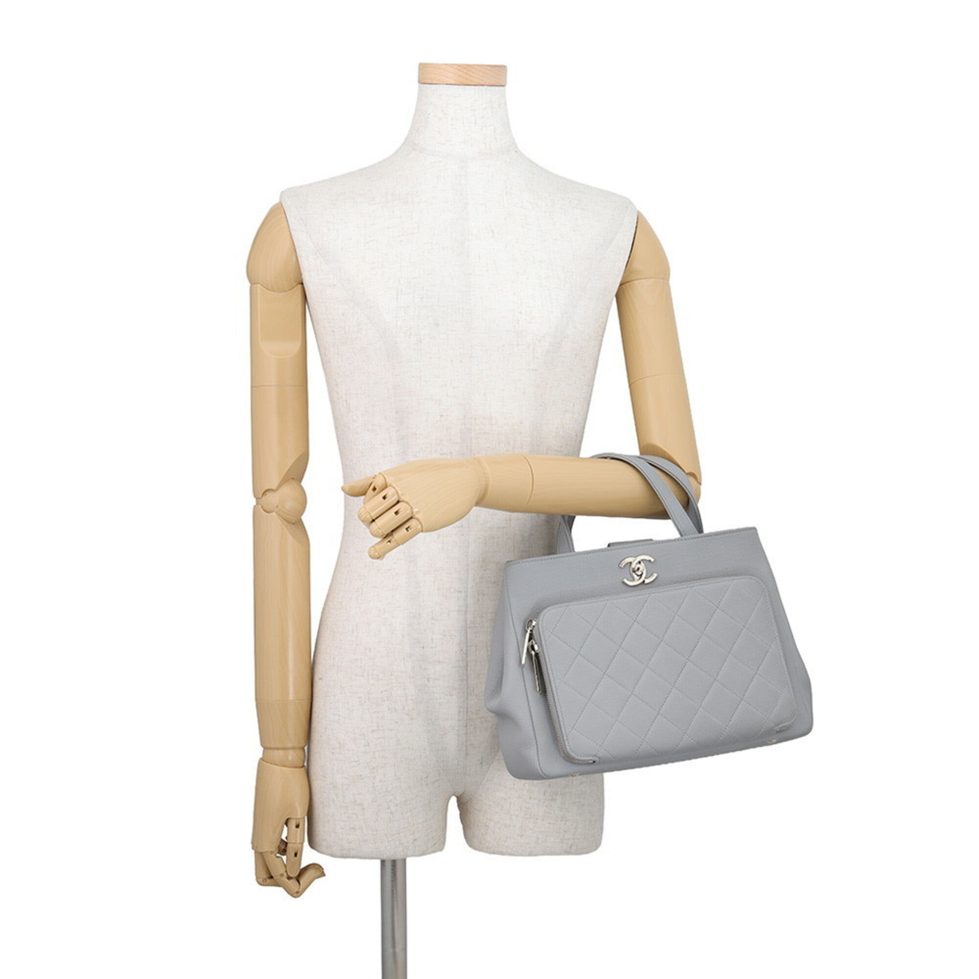 Chanel Matelasse Gray Grained Calfskin Handbag Shoulder Bag (Pre-Owned)
