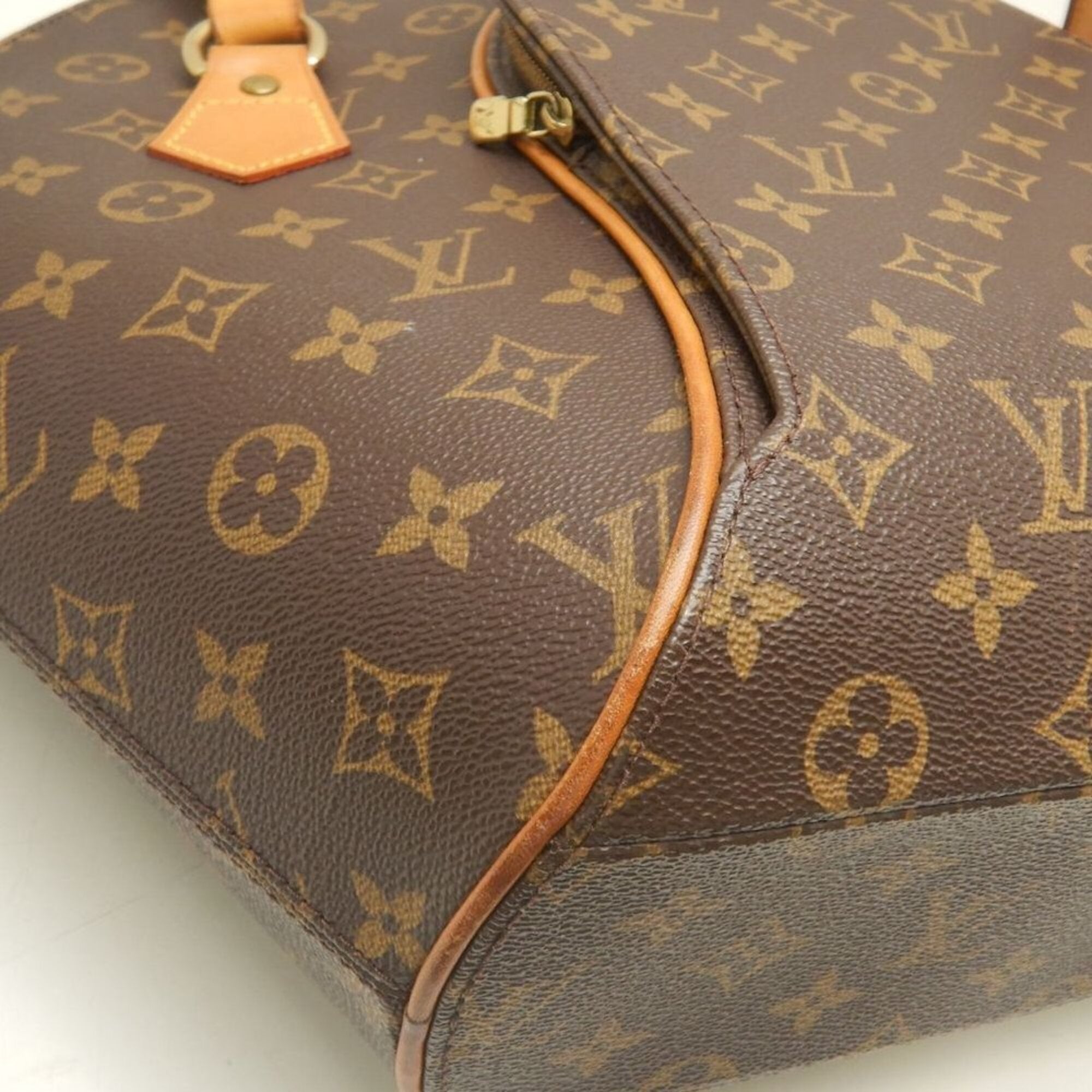 Louis Vuitton Monogram Brown Monogram Shoulder Bag (Pre-Owned)