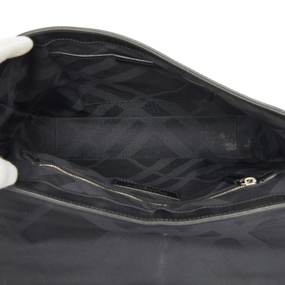 Burberry Black Leather Shoulder Bag (Pre-Owned)