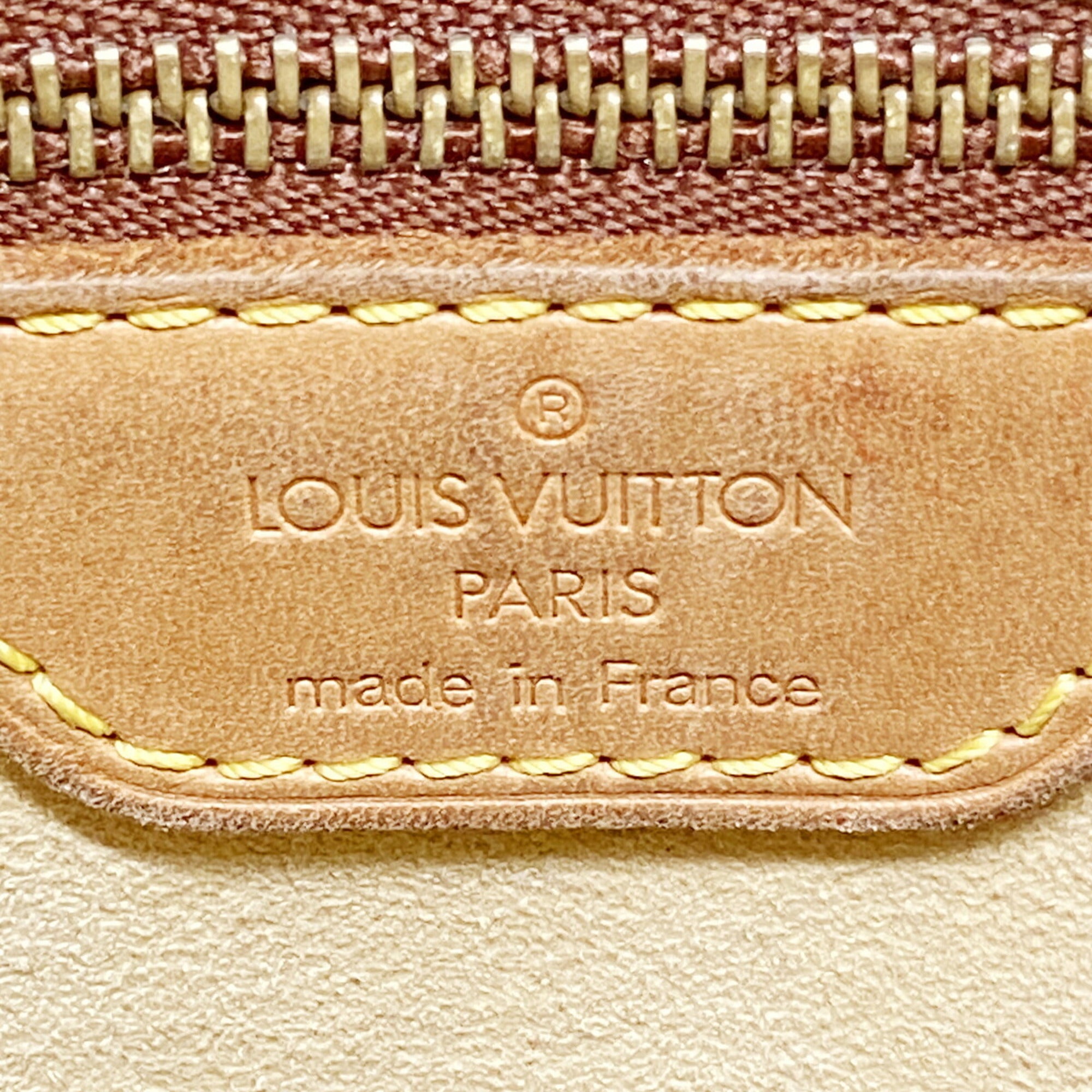 Louis Vuitton Brown Shoulder Bag (Pre-Owned)