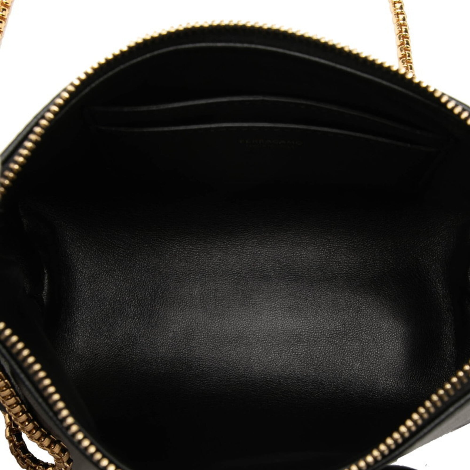 Salvatore Ferragamo Black Leather Shoulder Bag (Pre-Owned)