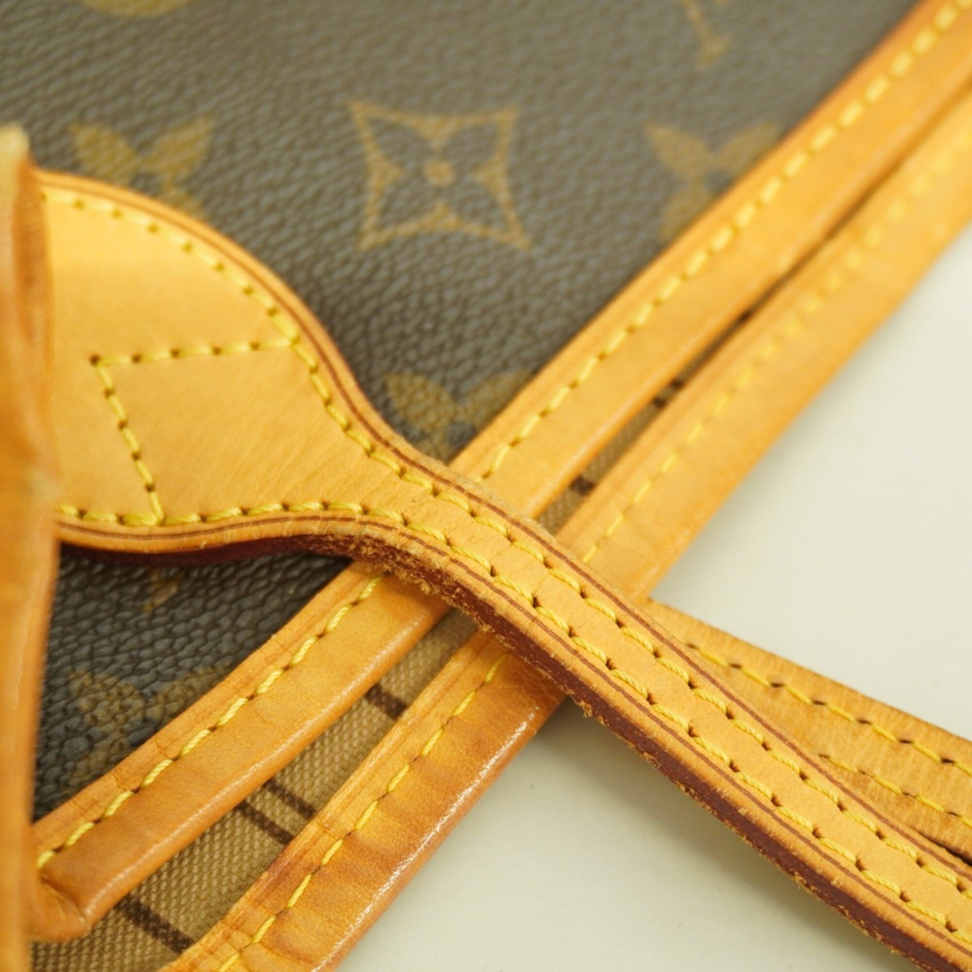 Louis Vuitton Brown Tote Bag (Pre-Owned)