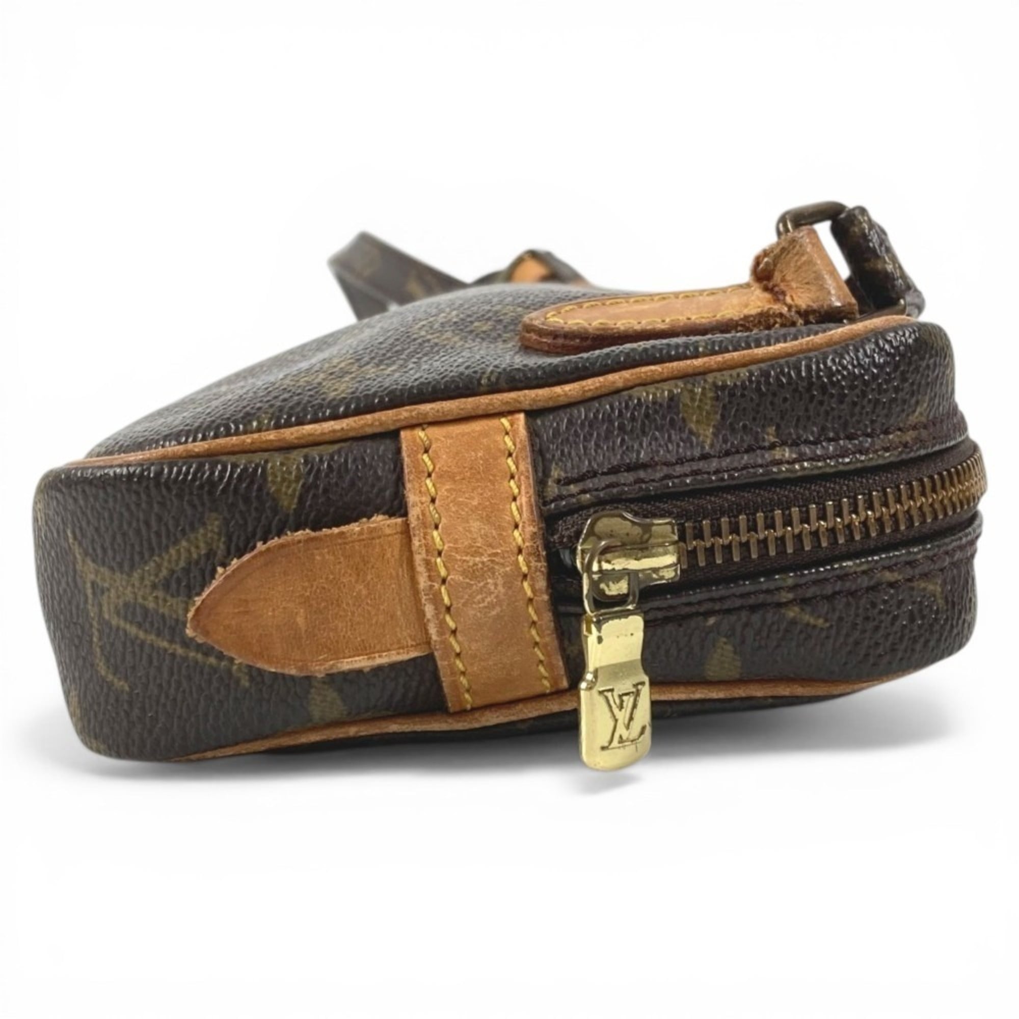 Louis Vuitton Brown Monogram Pochette Shoulder Bag (Pre-Owned)