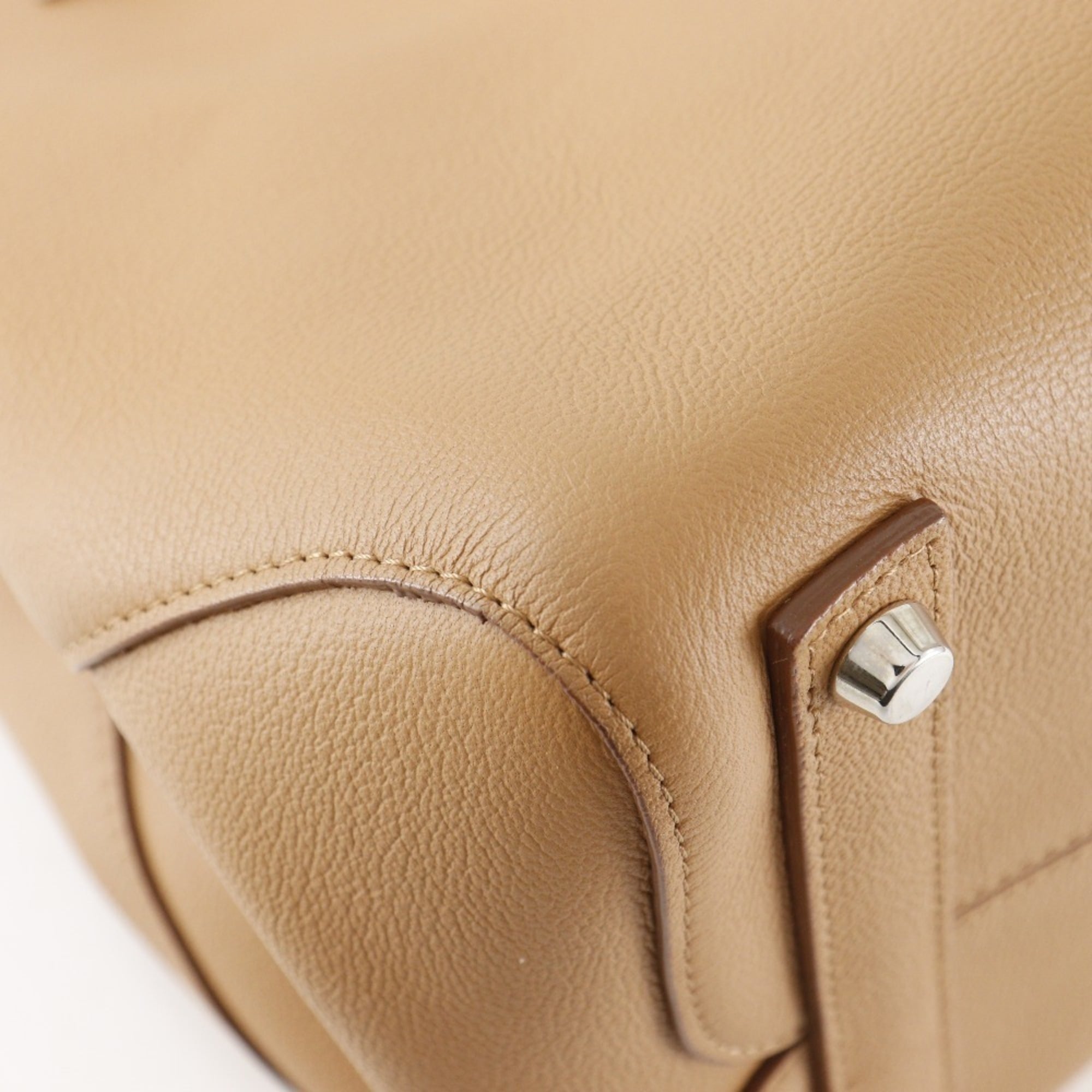 Christian Dior Beige Leather Handbag (Pre-Owned)