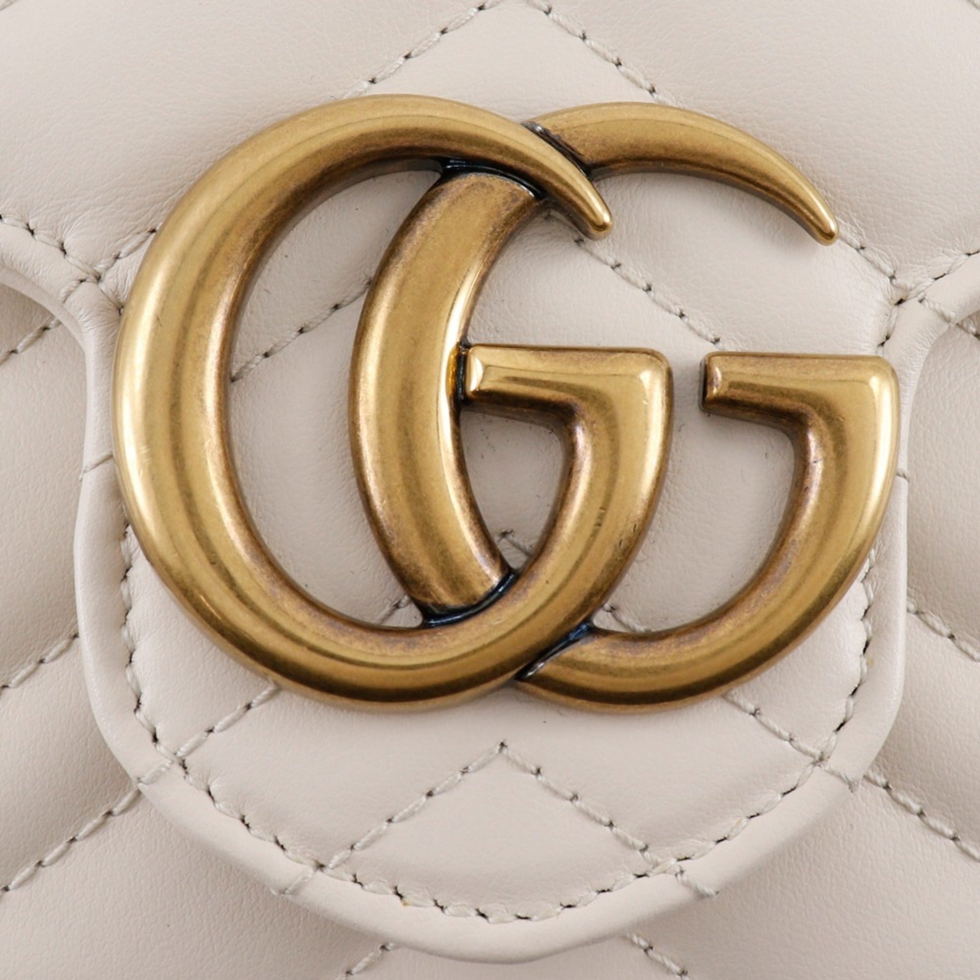 Gucci White Leather Chain/Shoulder Wallet (Pre-Owned)