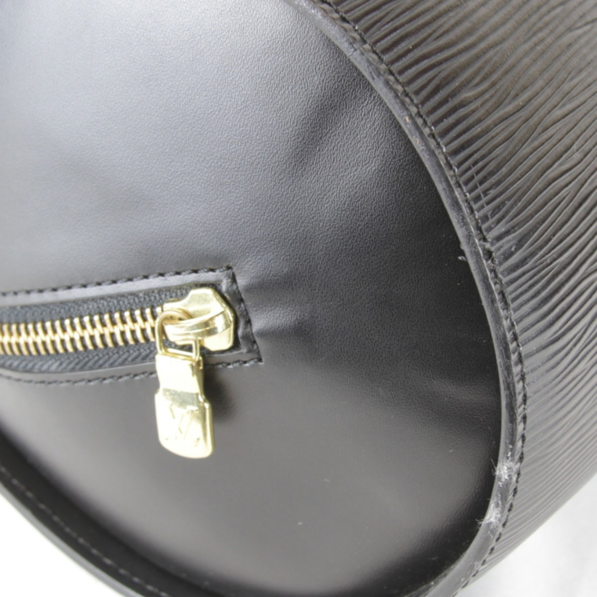 Louis Vuitton Epi Black Epi Leather Handbag (Pre-Owned)