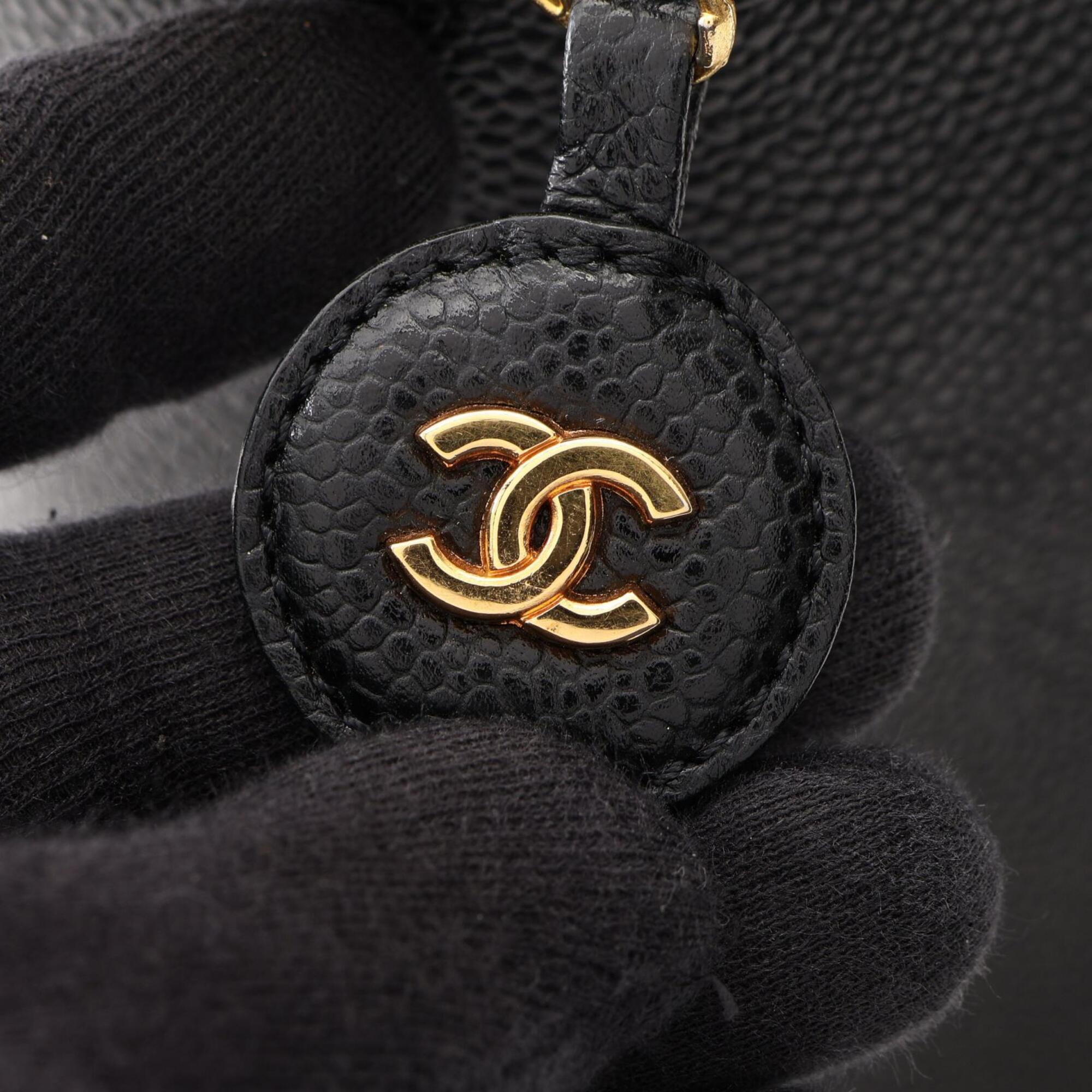 Chanel Black Grained Calfskin Handbag (Pre-Owned)