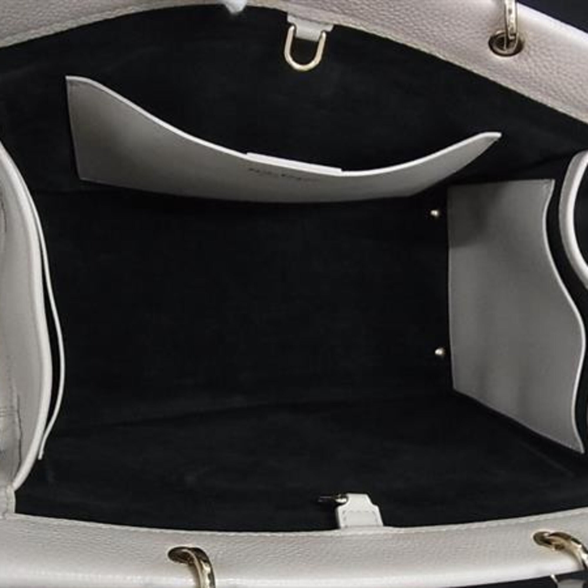 Salvatore Ferragamo Grayish Leather Handbag Shoulder Bag (Pre-Owned)