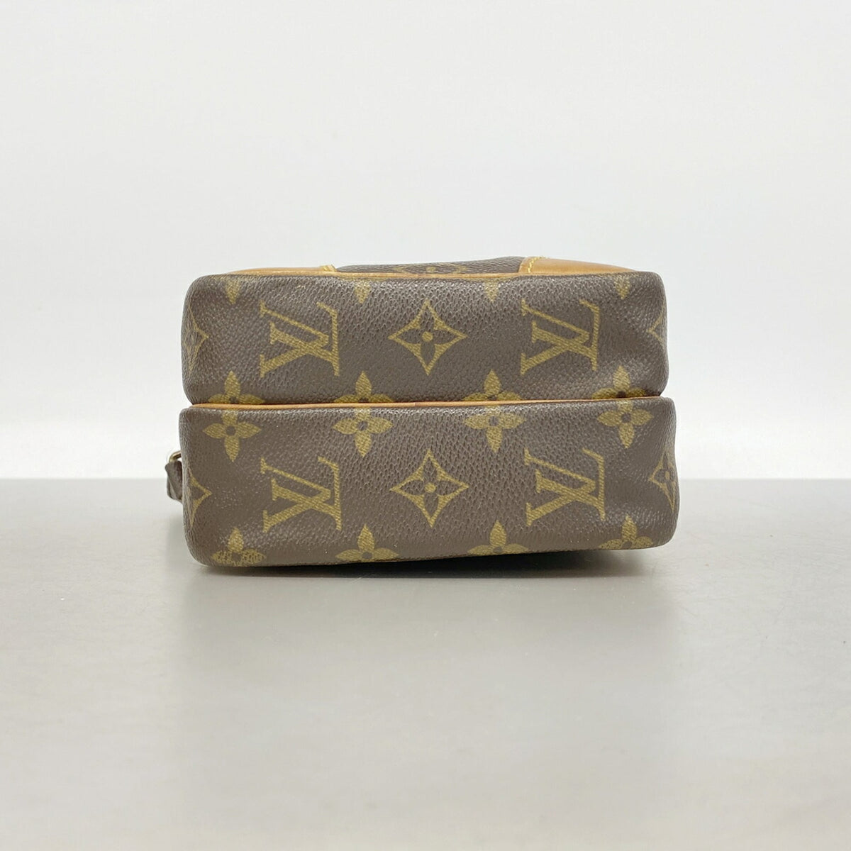 Louis Vuitton Brown Shoulder Bag (Pre-Owned)
