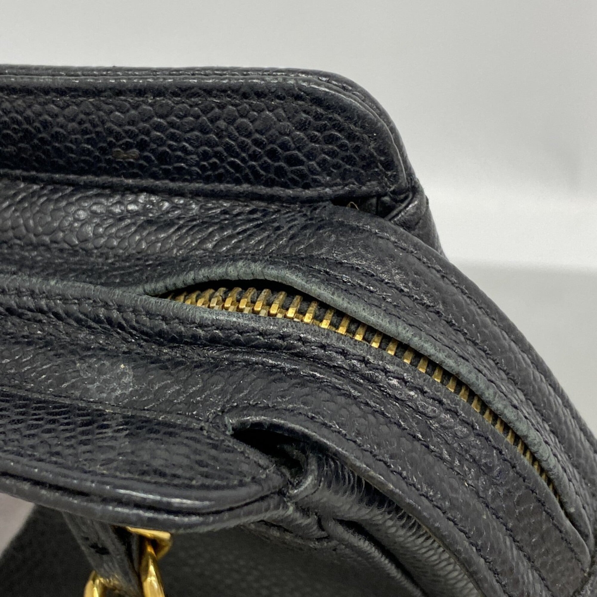 Chanel Black Grained Calfskin Shoulder Bag (Pre-Owned)