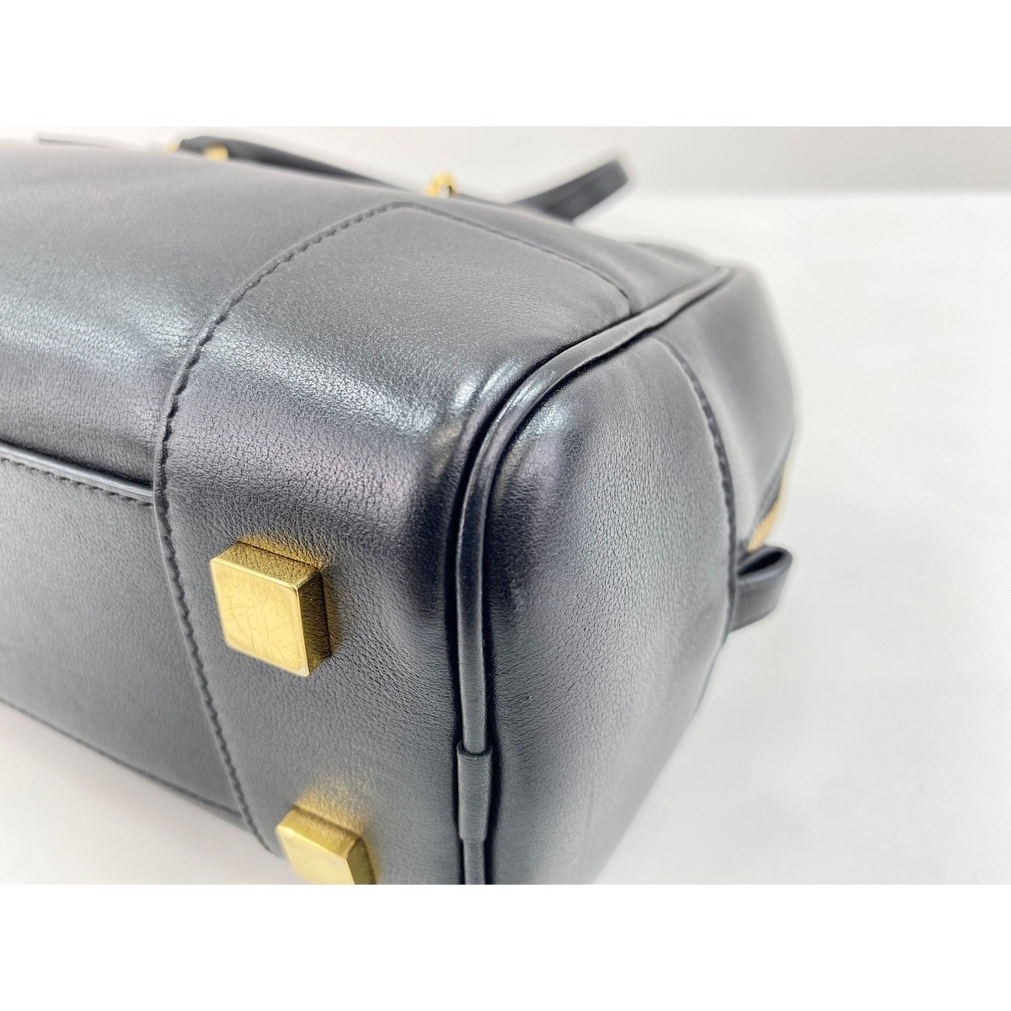 Loewe Black Shoulder Bag (Pre-Owned)