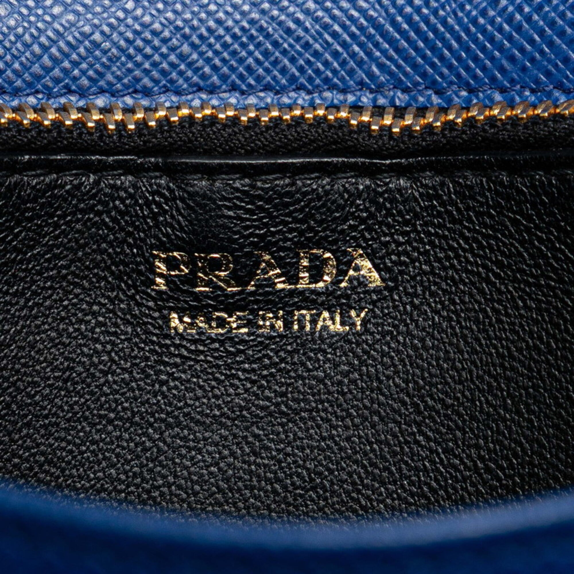Prada Blue Saffiano Handbag (Pre-Owned)