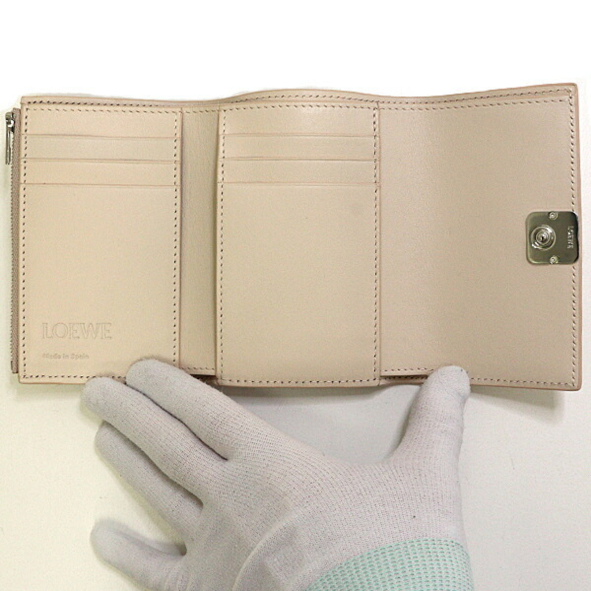 Loewe Beige Leather Wallet (Tri-Fold) (Pre-Owned)