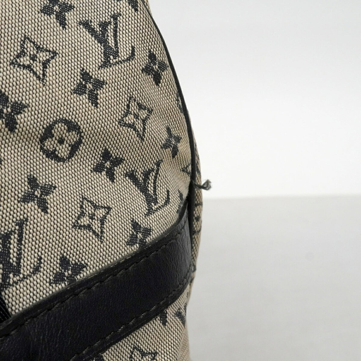 Louis Vuitton Blue Handbag (Pre-Owned)