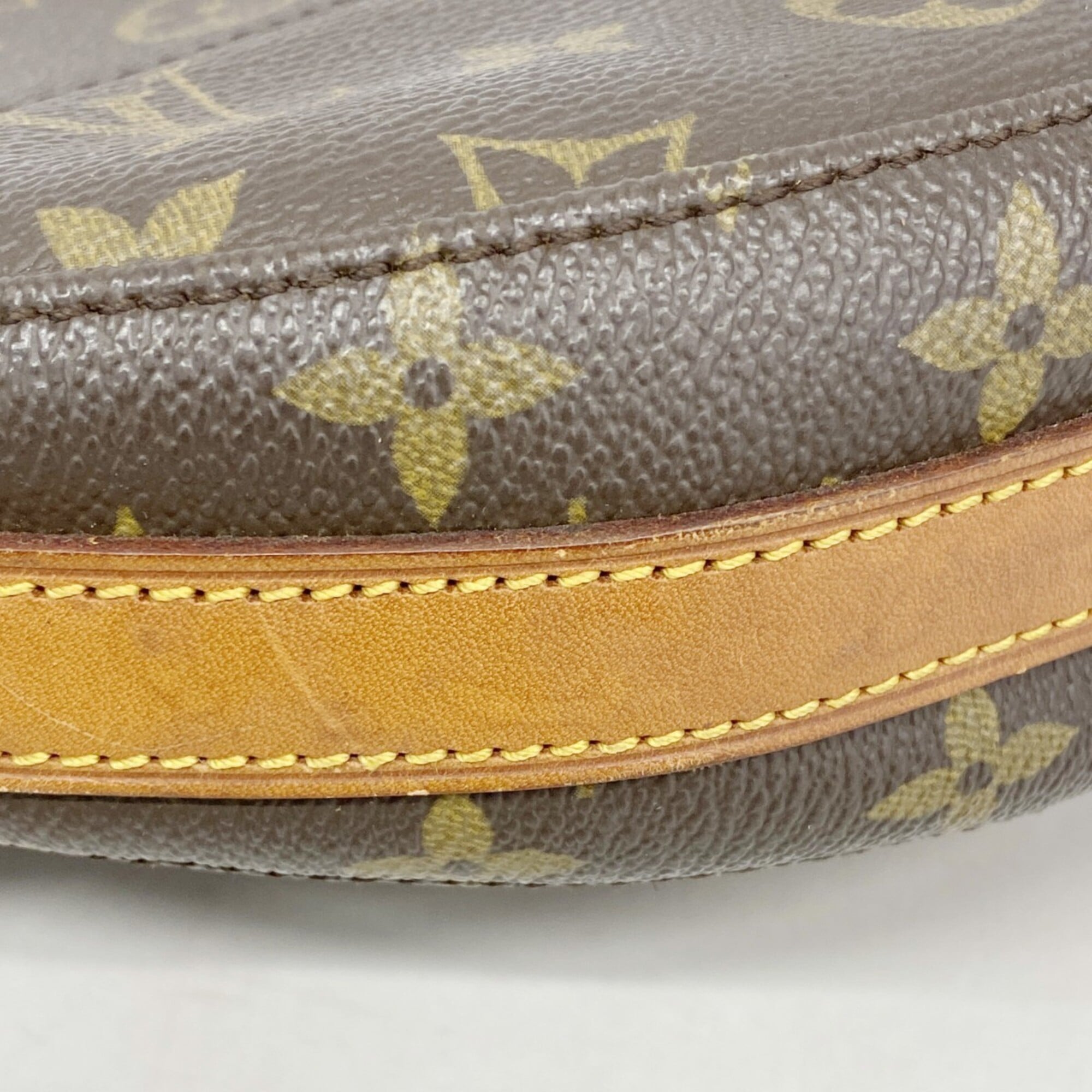 Louis Vuitton Brown Shoulder Bag (Pre-Owned)