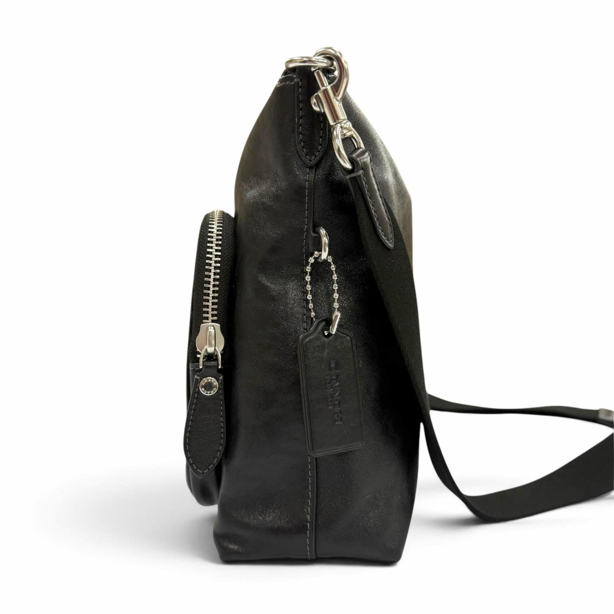 Coach Black Leather Shoulder Bag (Pre-Owned)