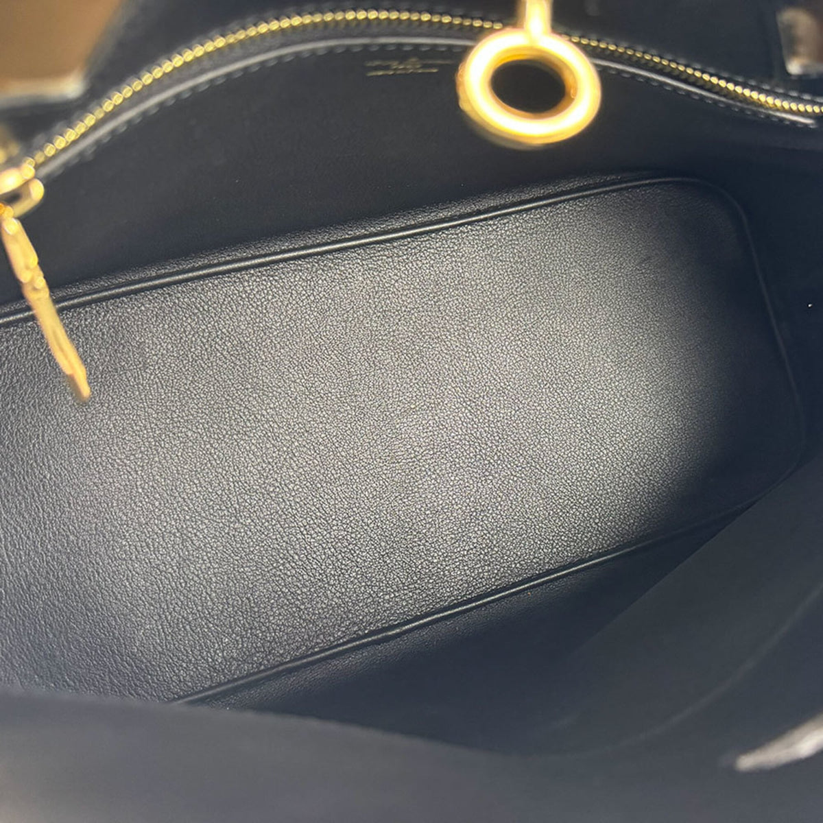 Louis Vuitton Noir Leather Handbag Shoulder Bag (Pre-Owned)