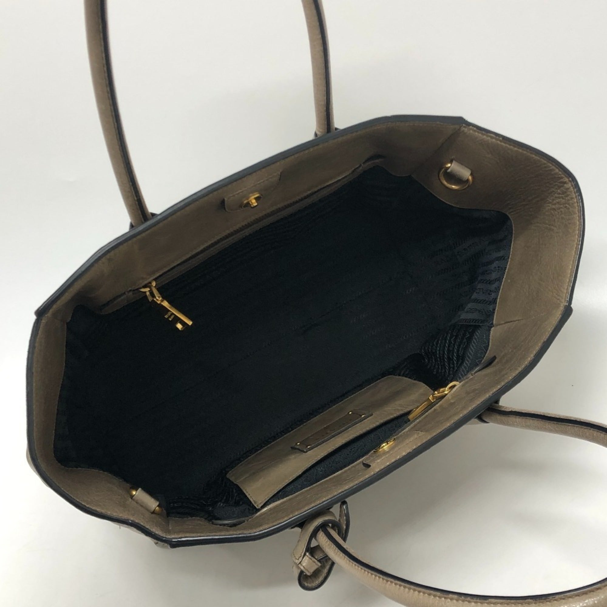 Prada Brown Leather Handbag Shoulder Bag Tote Bag (Pre-Owned)