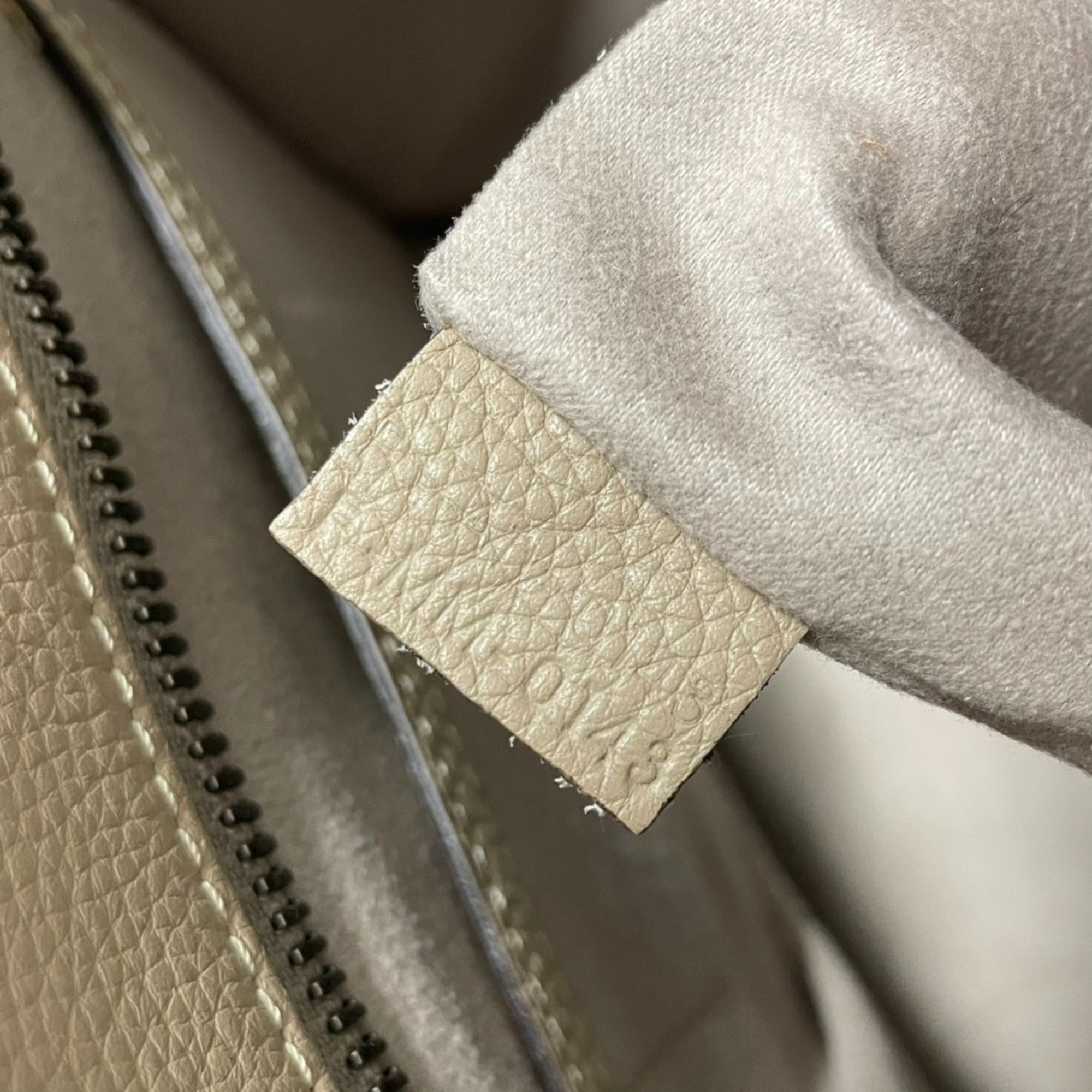 Celine Beige Tote Bag (Pre-Owned)