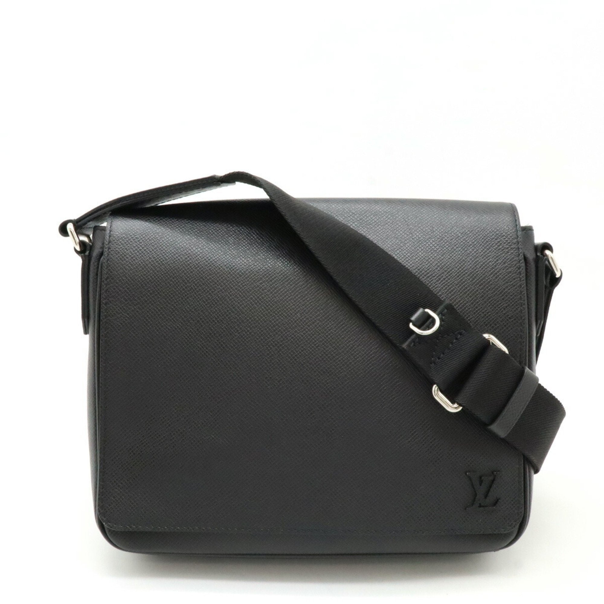 Louis Vuitton Black Noir Taiga Leather Shoulder Bag (Pre-Owned)