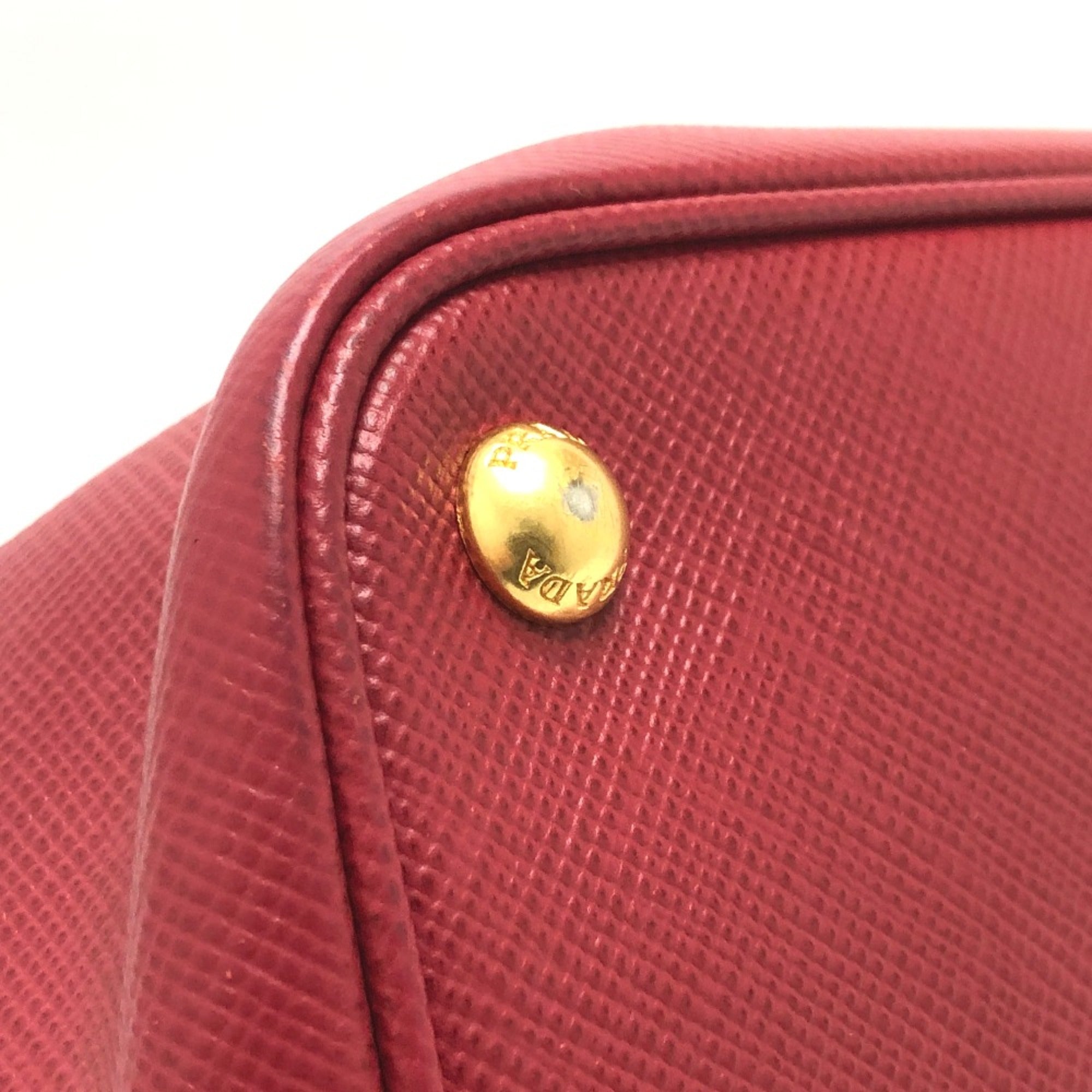 Prada Red Leather Handbag (Pre-Owned)