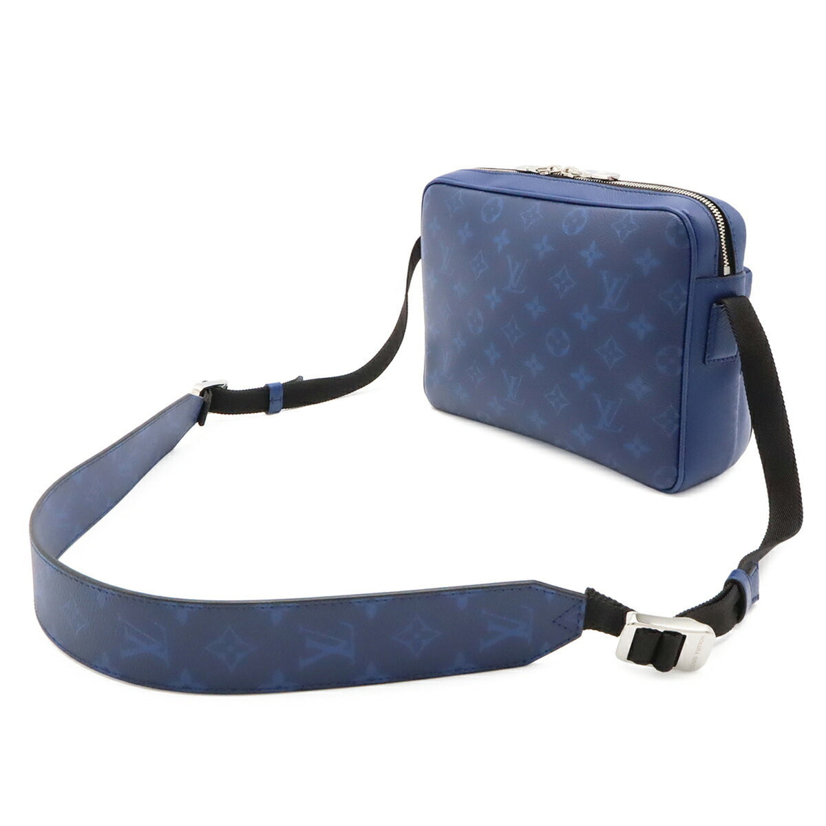 Louis Vuitton Taigarama Cobalt Monogram Taiga Leather Shoulder Bag (Pre-Owned)