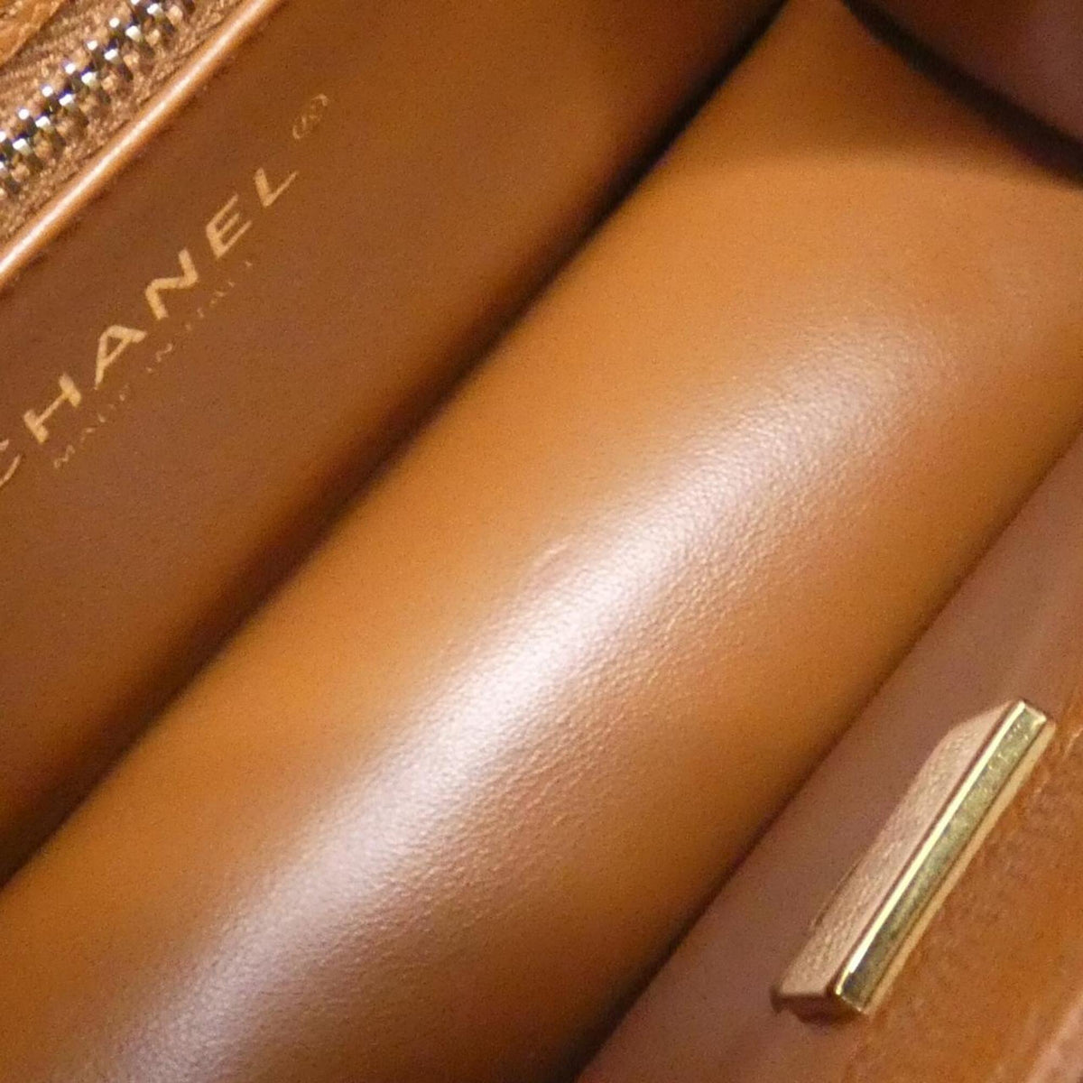 Chanel Brown Grained Calfskin Shoulder Bag (Pre-Owned)