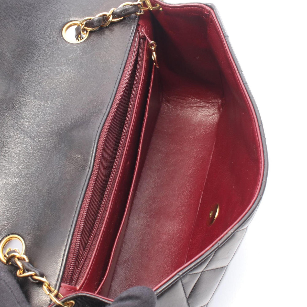 Chanel Black Leather Handbag Shoulder Bag (Pre-Owned)