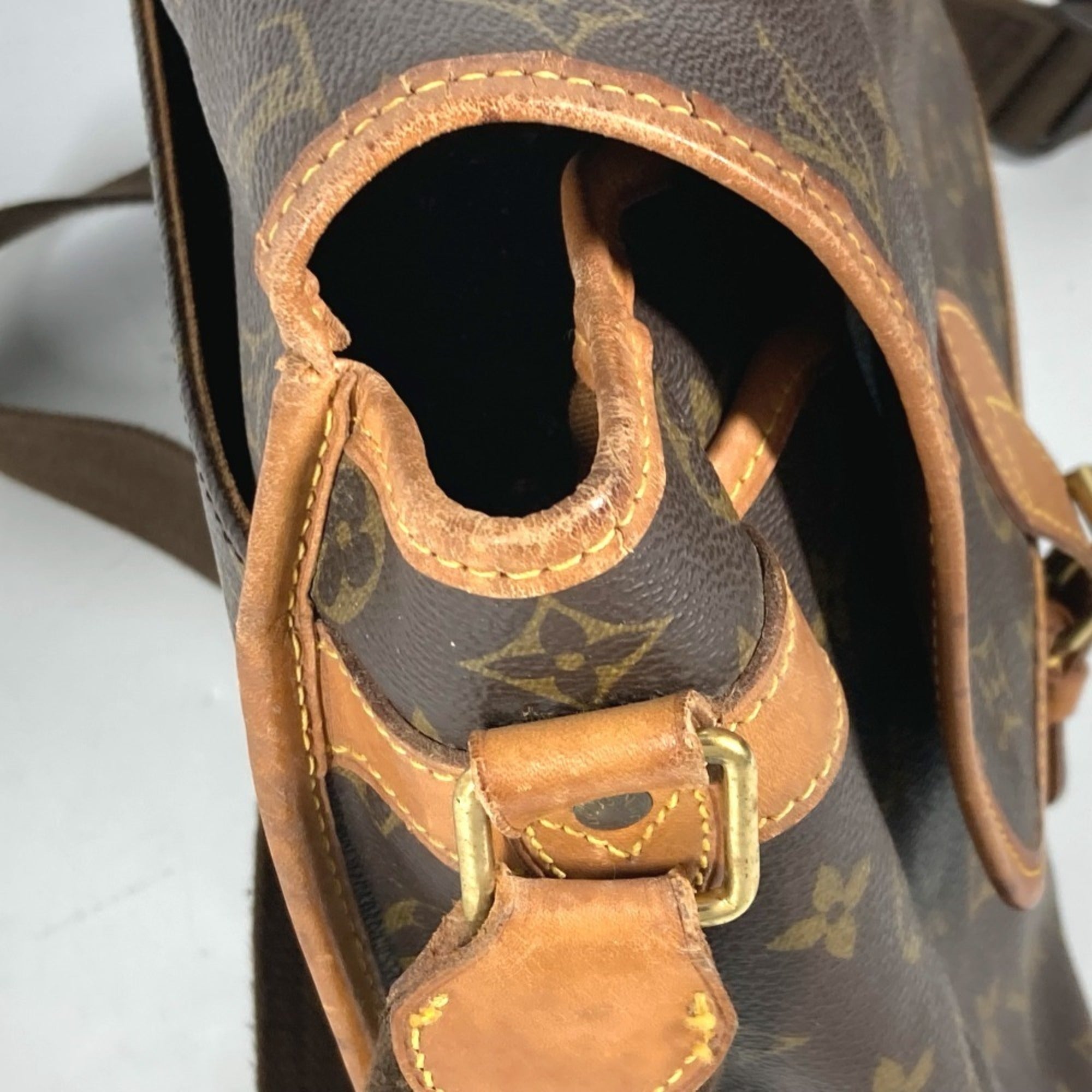 Louis Vuitton Brown Monogram Messenger Bag Shoulder Bag (Pre-Owned)