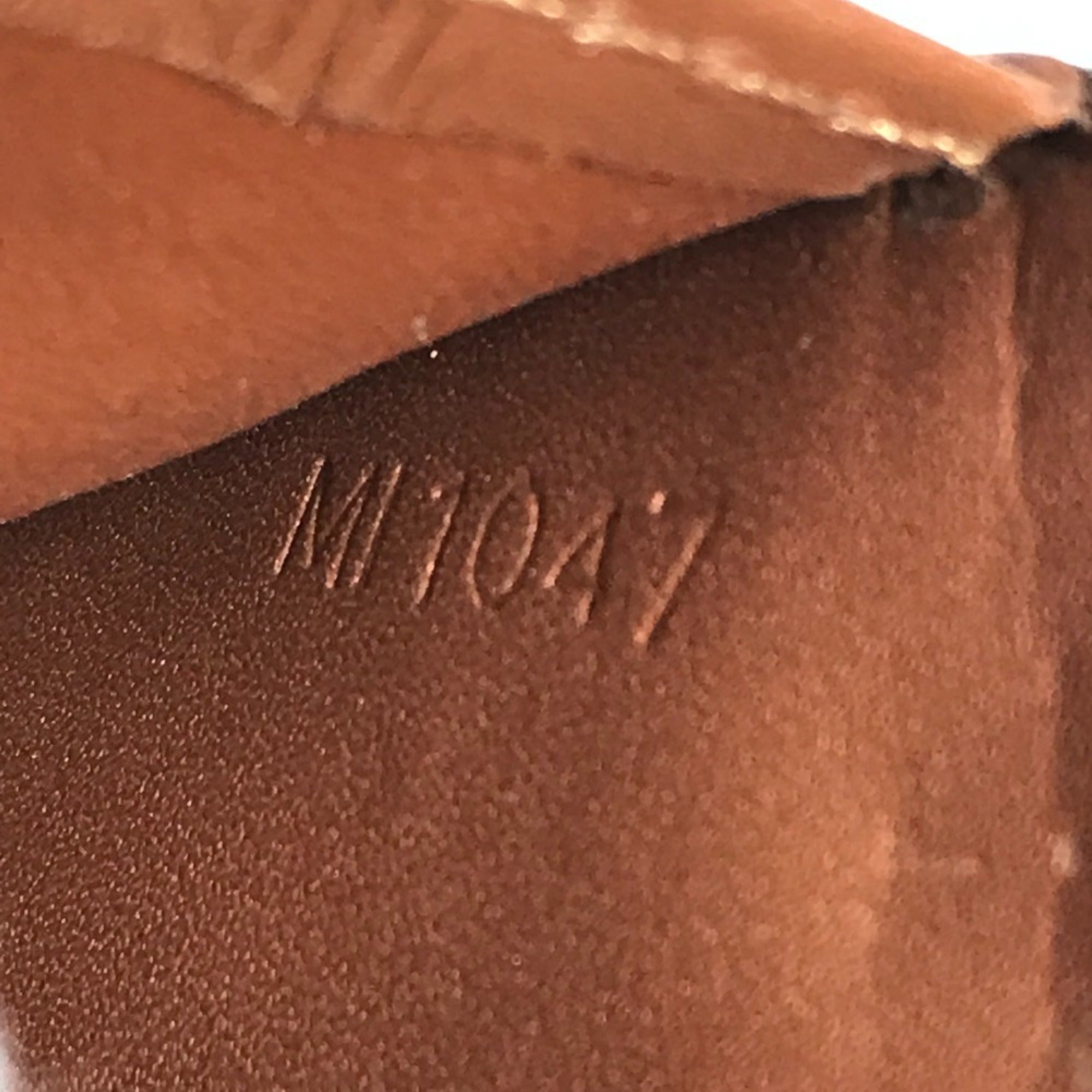 Louis Vuitton Suhali Brown Suhali Leather Wallet (Bi-Fold) (Pre-Owned)