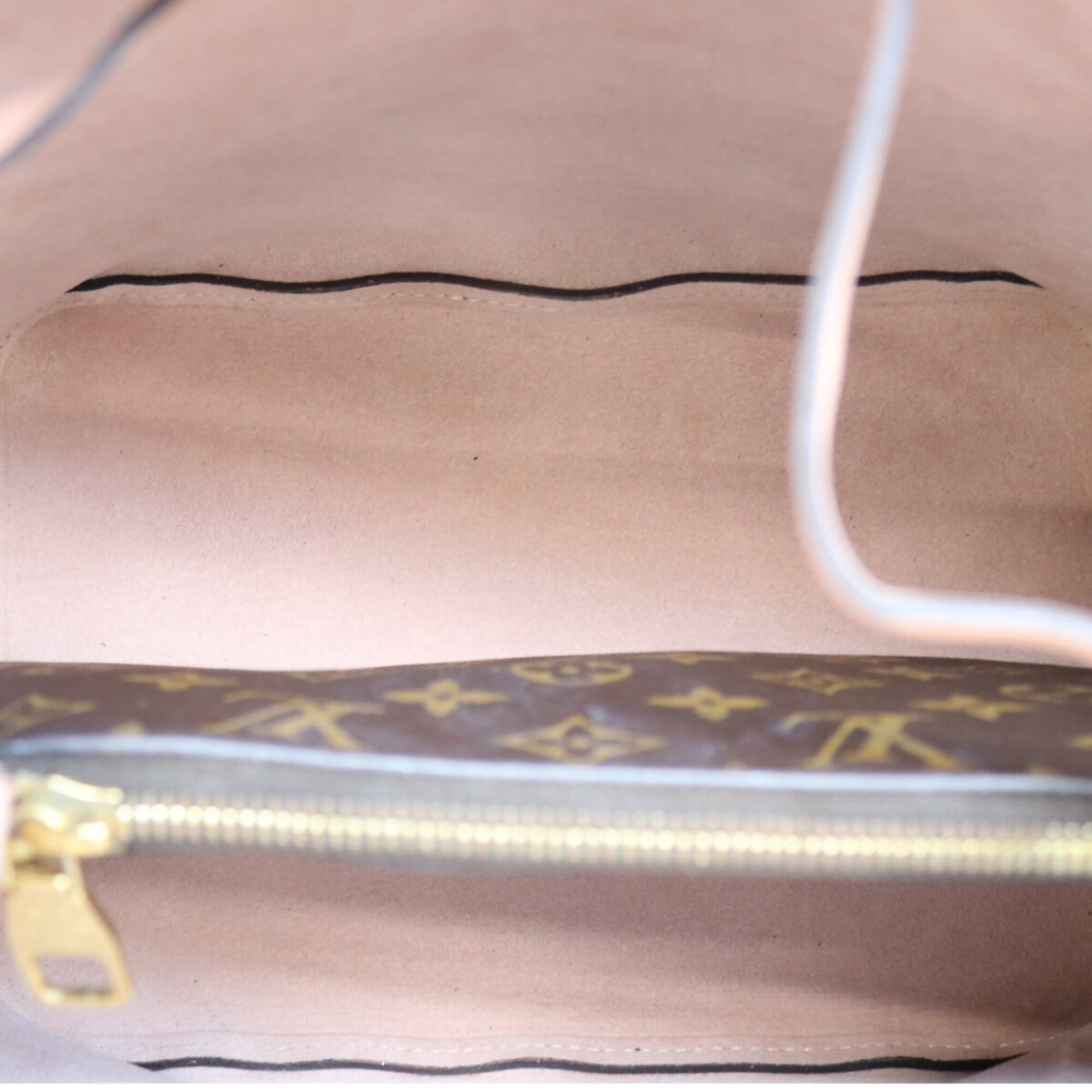 Louis Vuitton Brown Pink Monogram Shoulder Bag (Pre-Owned)