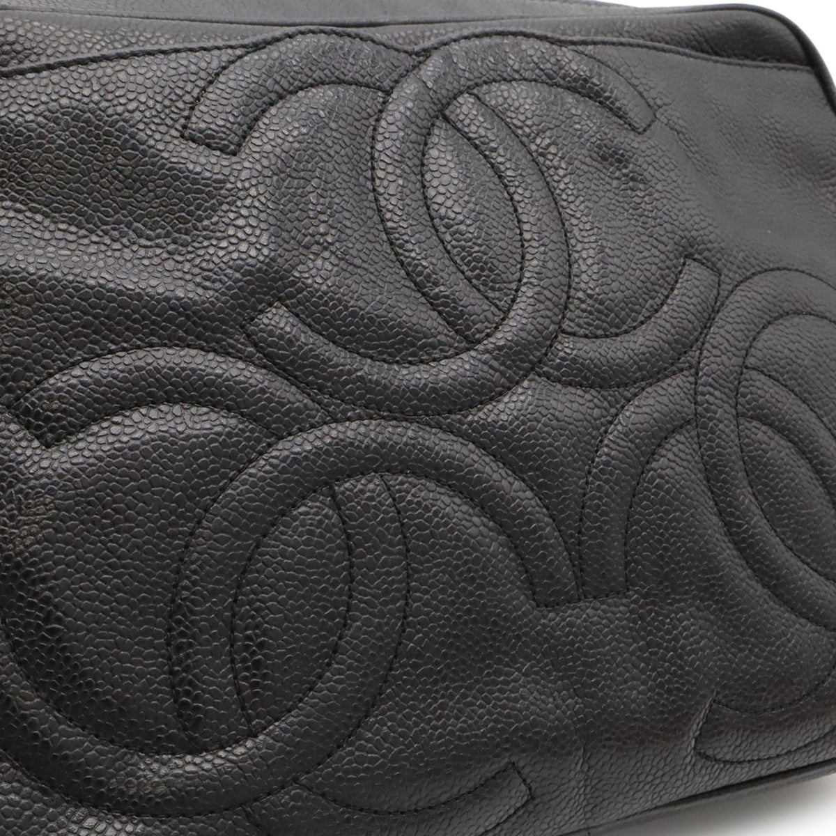 Chanel Black Grained Calfskin Shoulder Bag (Pre-Owned)