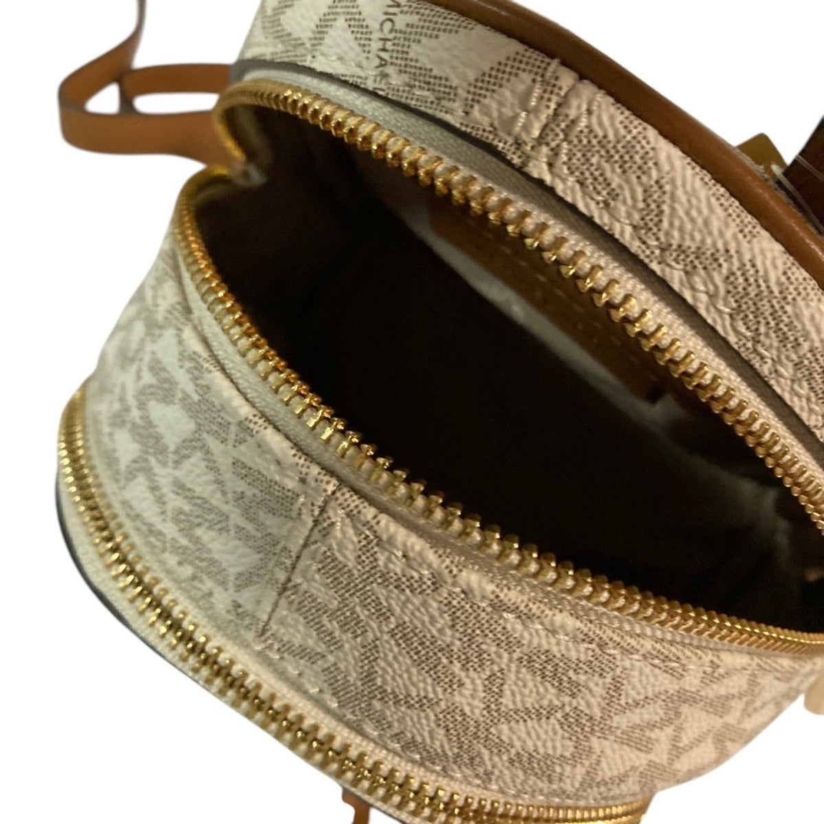 Michael Kors White Backpack (Pre-Owned)