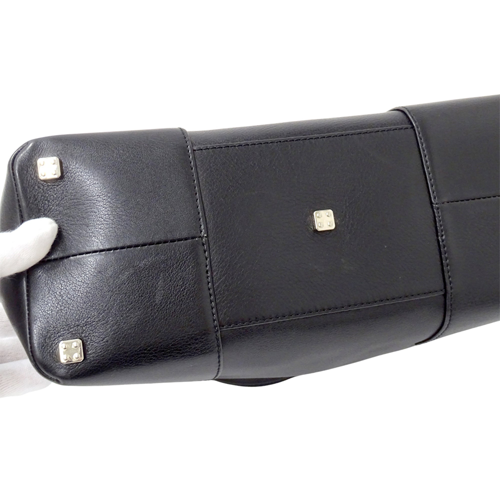 Loewe Black Leather Handbag (Pre-Owned)