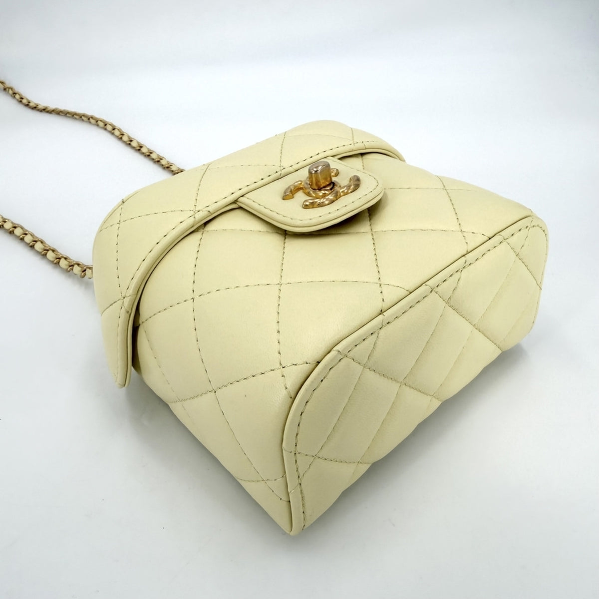 Chanel Matelasse Yellow Leather Handbag Shoulder Bag (Pre-Owned)