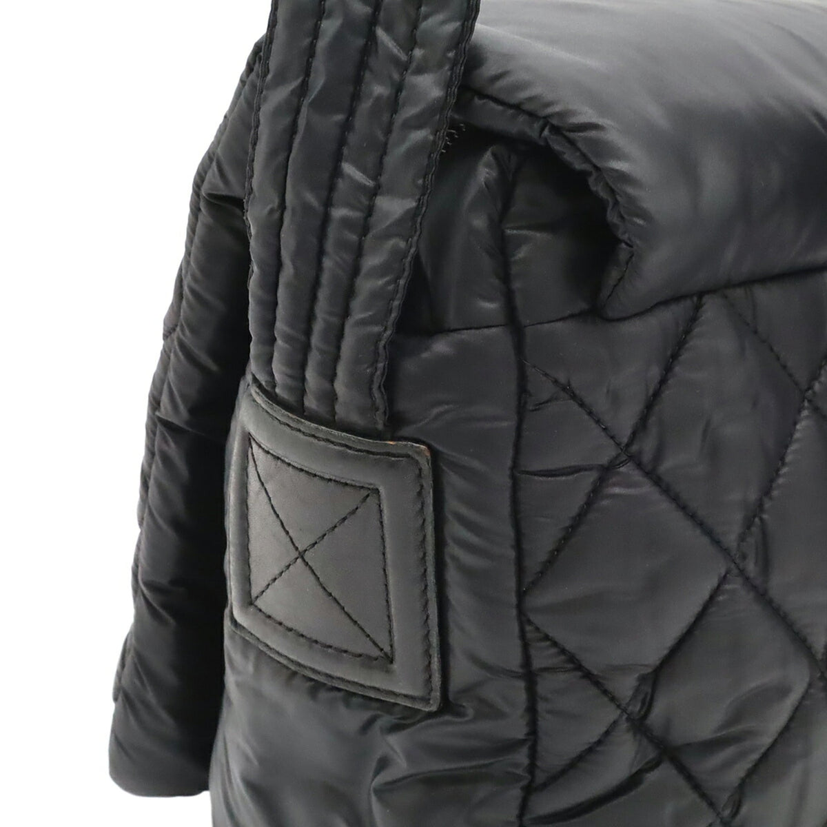 Chanel Black Nylon Shoulder Bag (Pre-Owned)