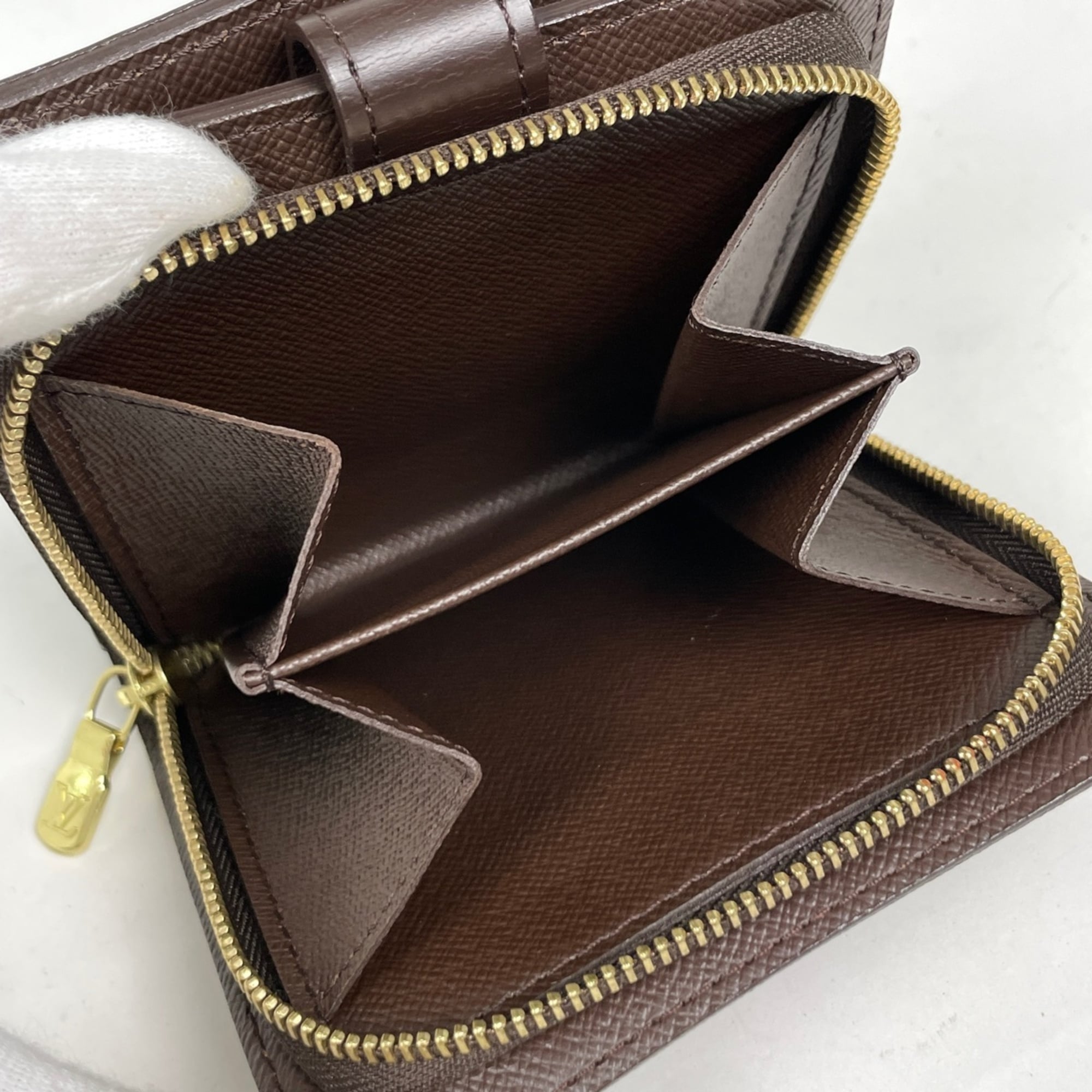 Louis Vuitton Brown Damier Canvas Wallet (Bi-Fold) (Pre-Owned)