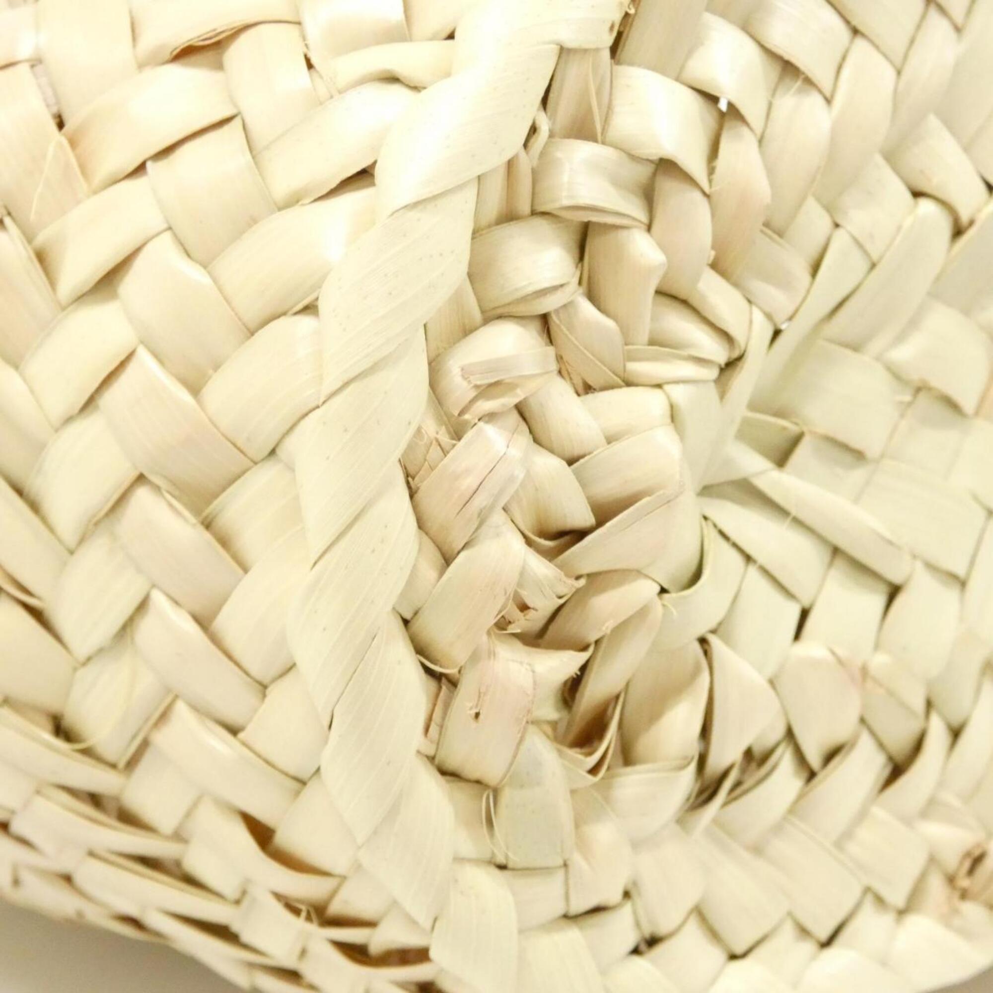 Loewe Ivory White Leather Handbag (Pre-Owned)