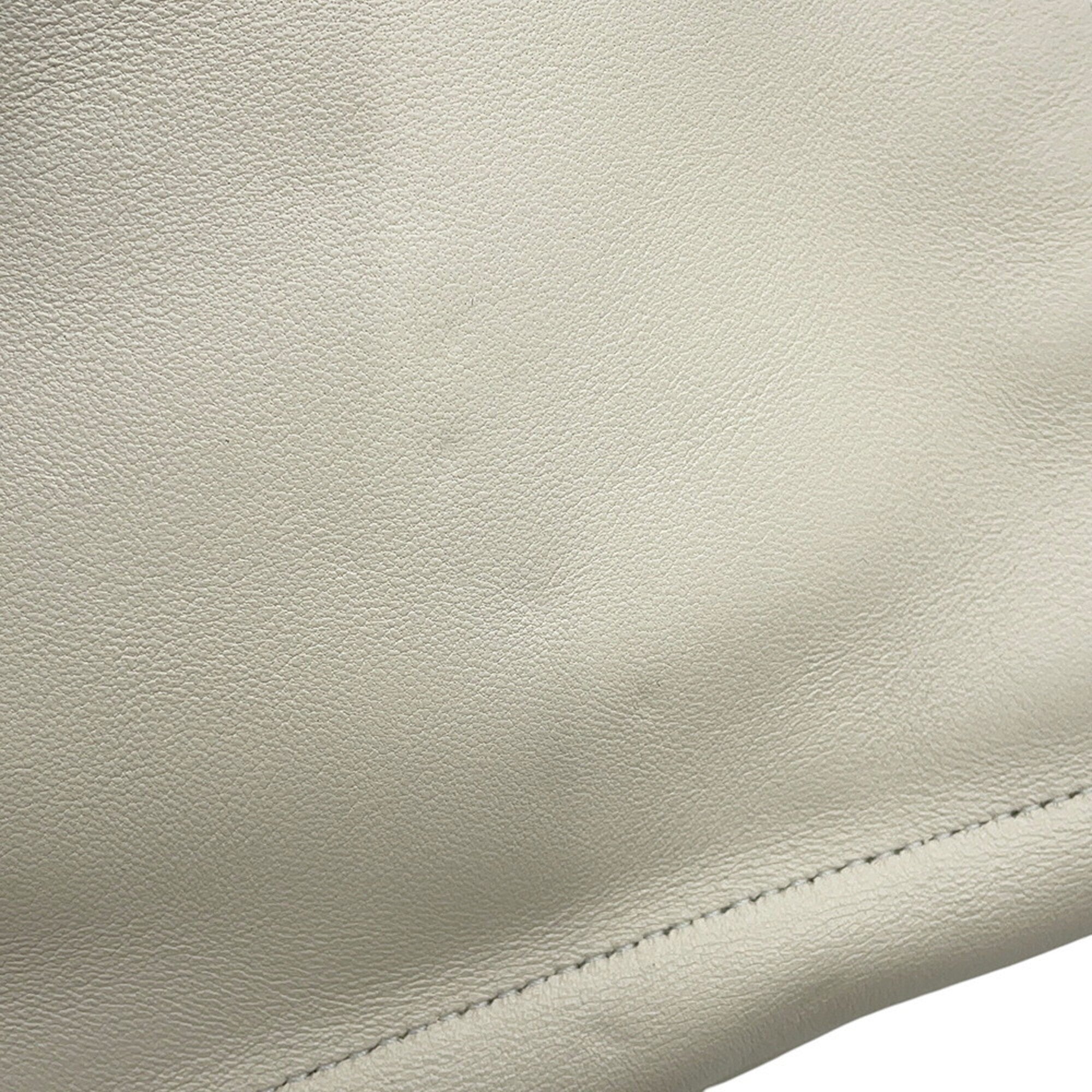 Loewe Ivory Leather Shoulder Bag (Pre-Owned)