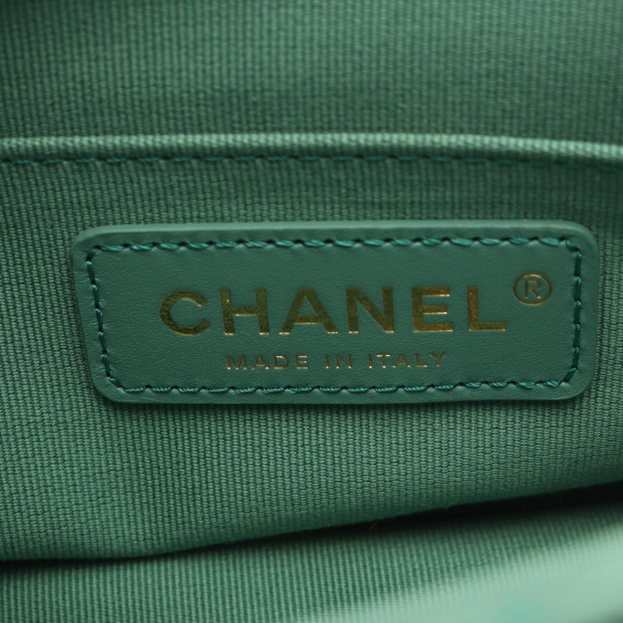 Chanel Green Leather Handbag Shoulder Bag (Pre-Owned)