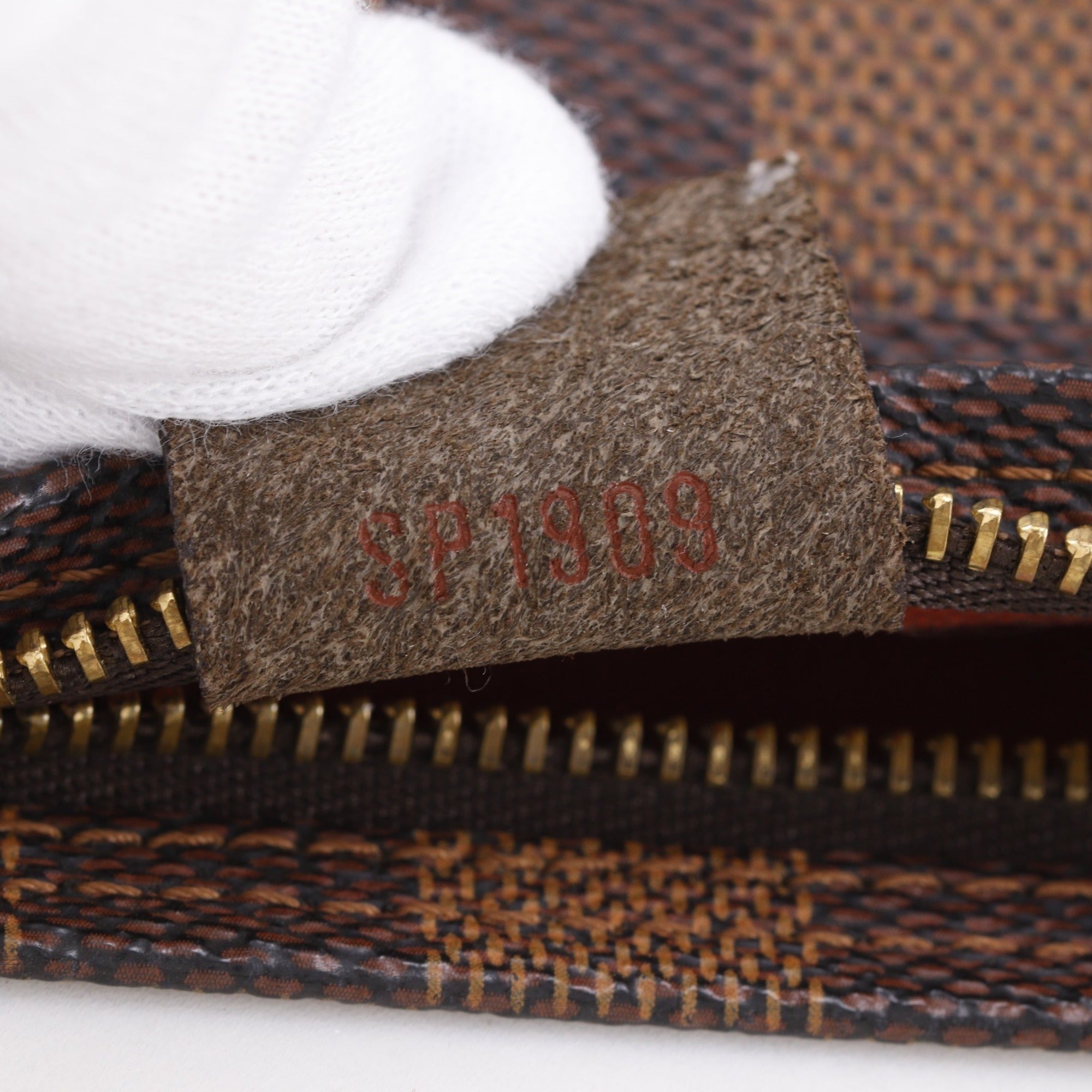 Louis Vuitton Brown Damier Canvas Pouch (Pre-Owned)
