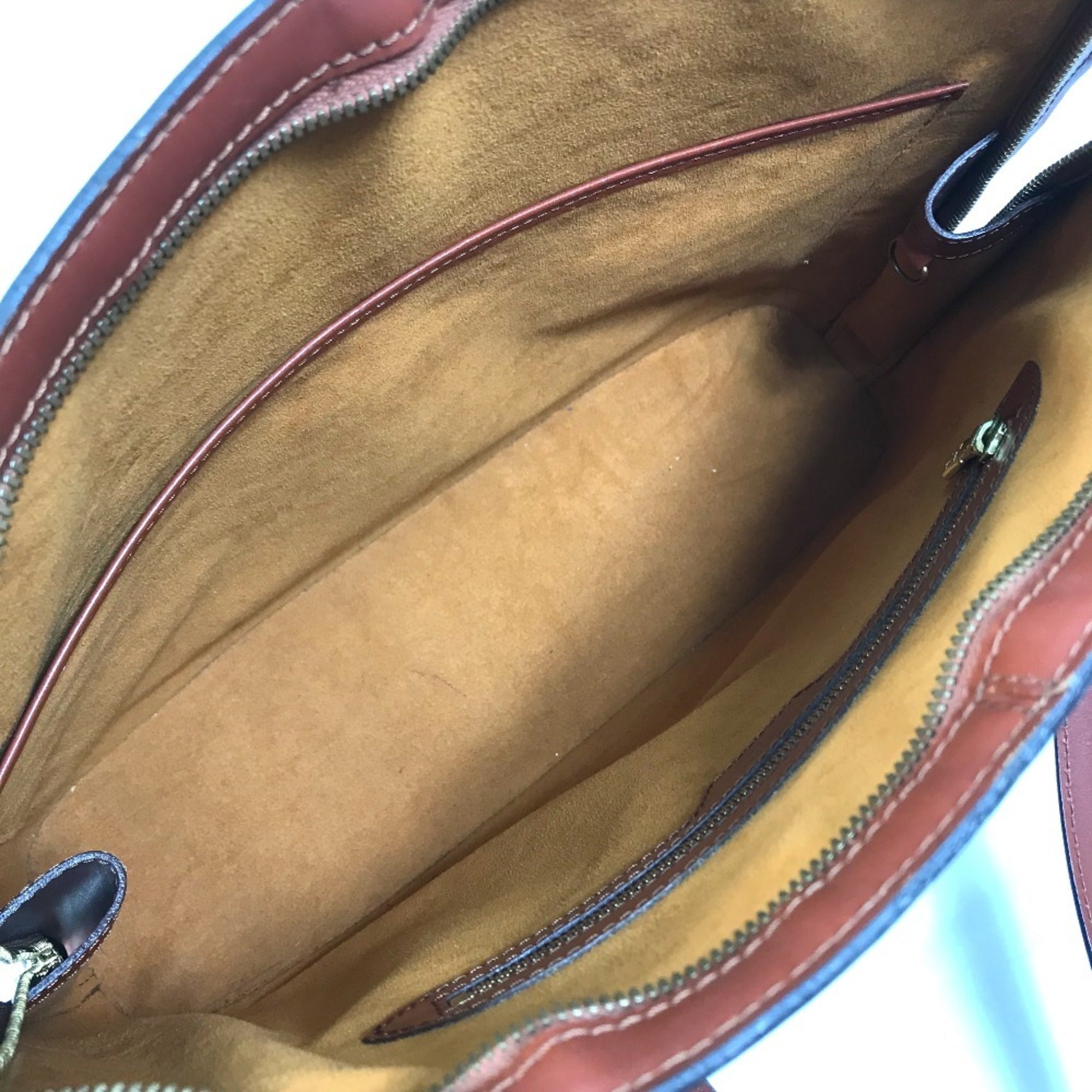Louis Vuitton Brown Epi Leather Shoulder Bag (Pre-Owned)
