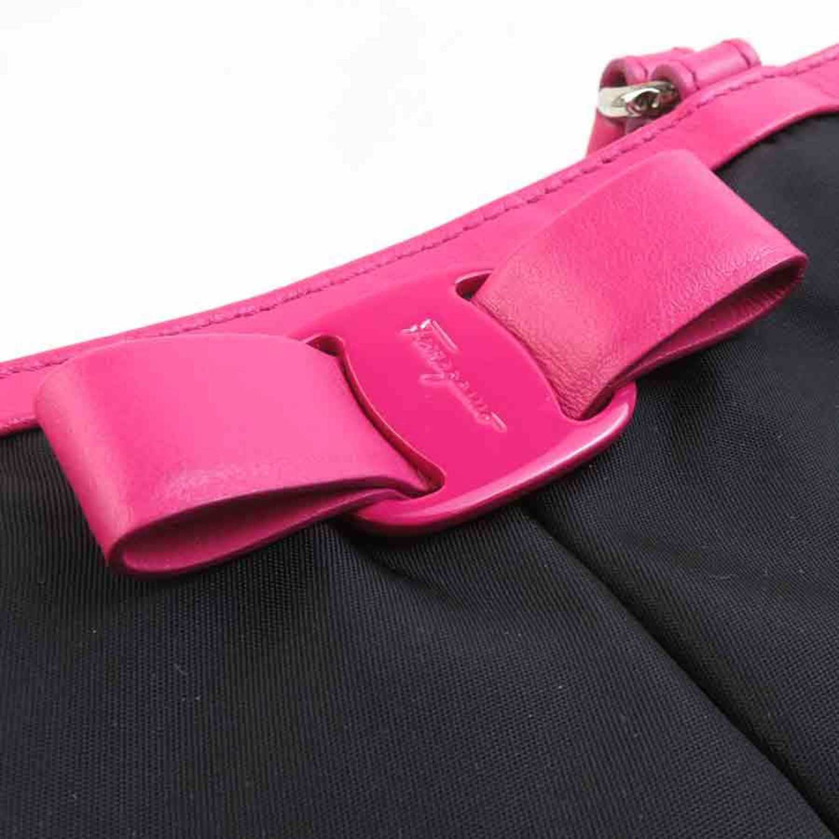 Salvatore Ferragamo Black Pink Nylon Leather Handbag Shoulder Bag (Pre-Owned)