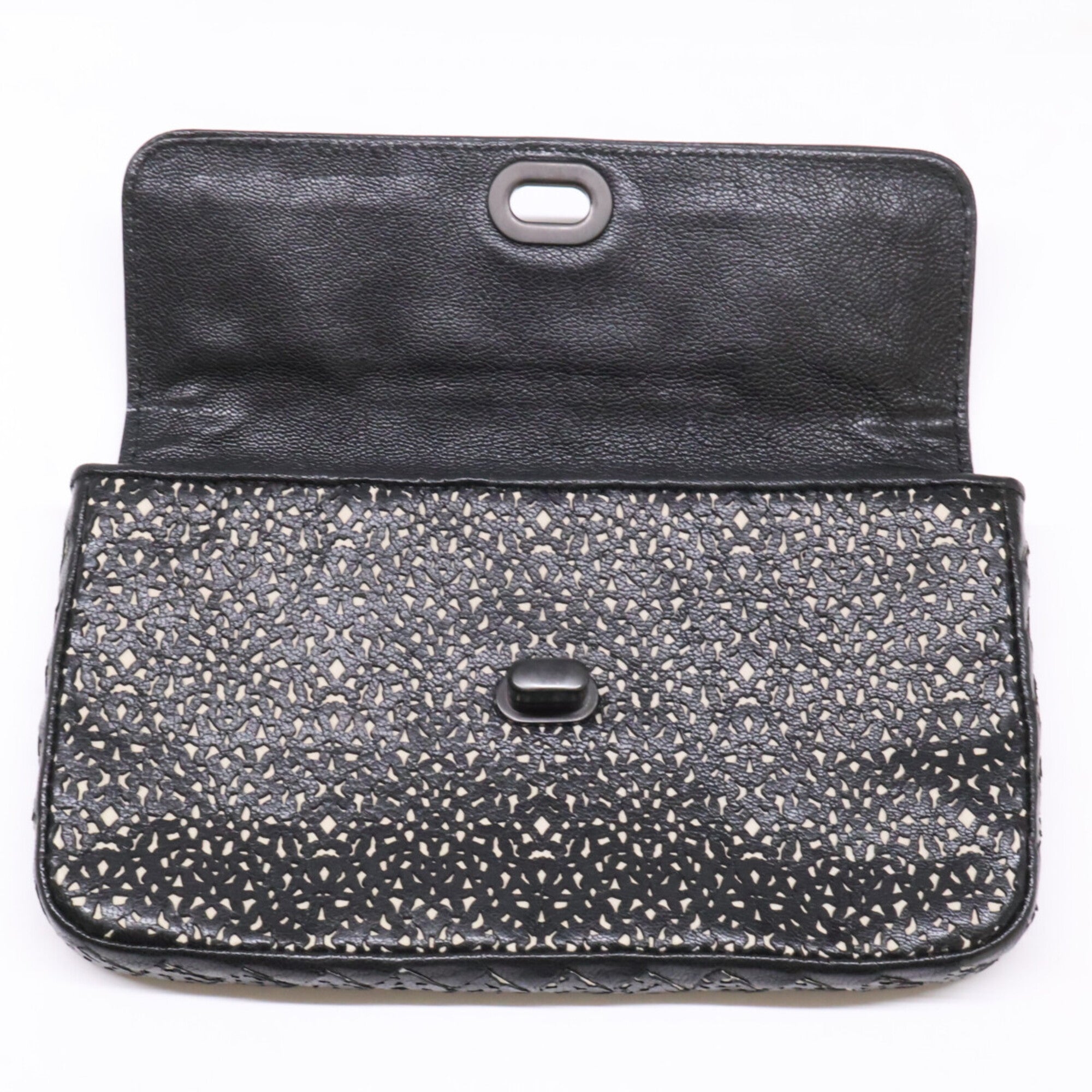Bottega Veneta Black Leather Clutch Bag (Pre-Owned)