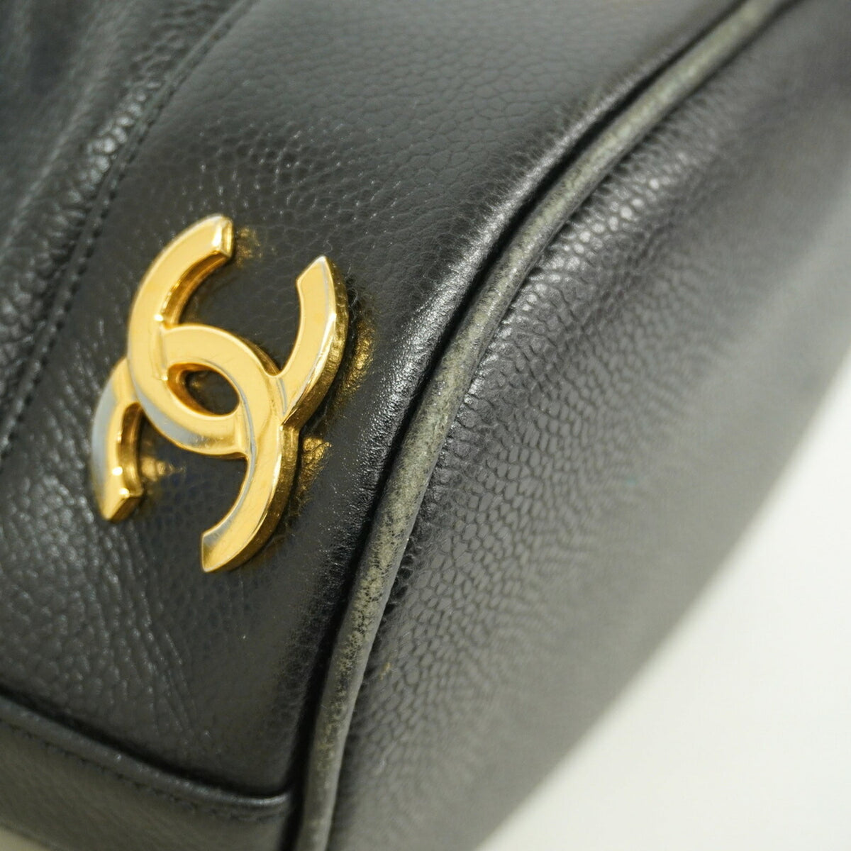 Chanel Black Grained Calfskin Shoulder Bag (Pre-Owned)
