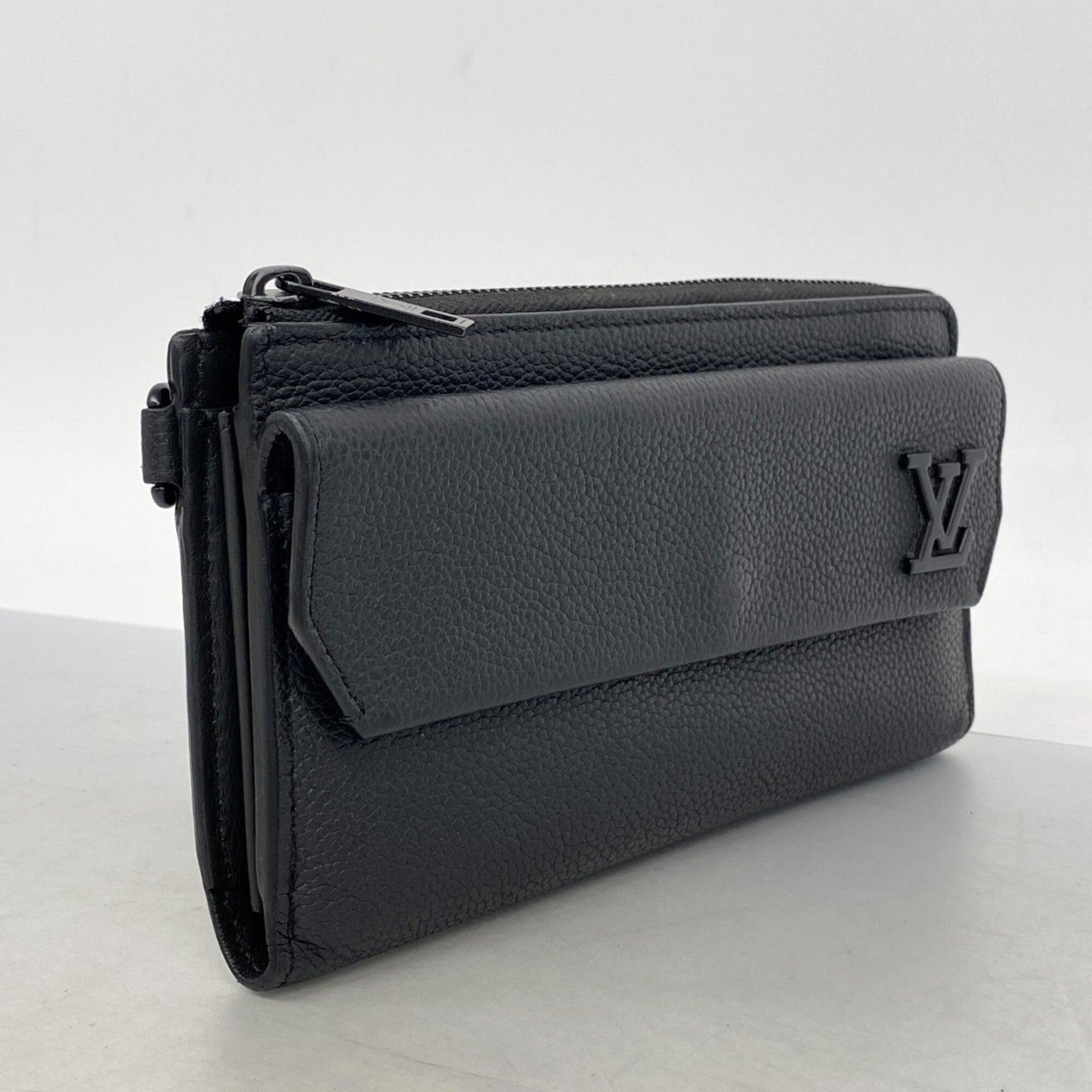Louis Vuitton Black Long Wallet (Bi-Fold) (Pre-Owned)