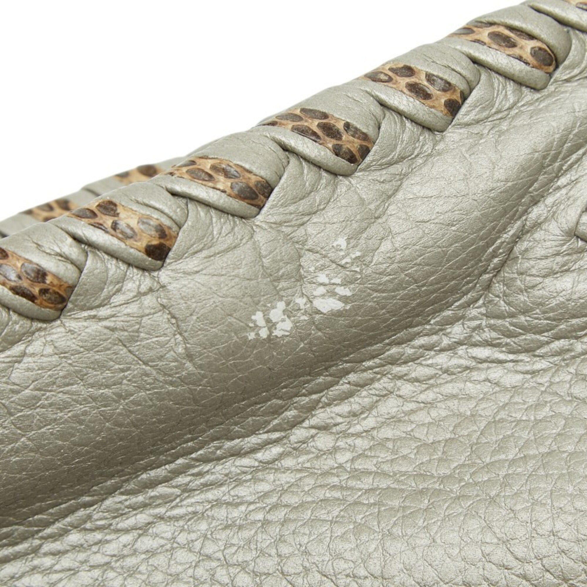 Bottega Veneta Gray Leather Clutch Bag (Pre-Owned)