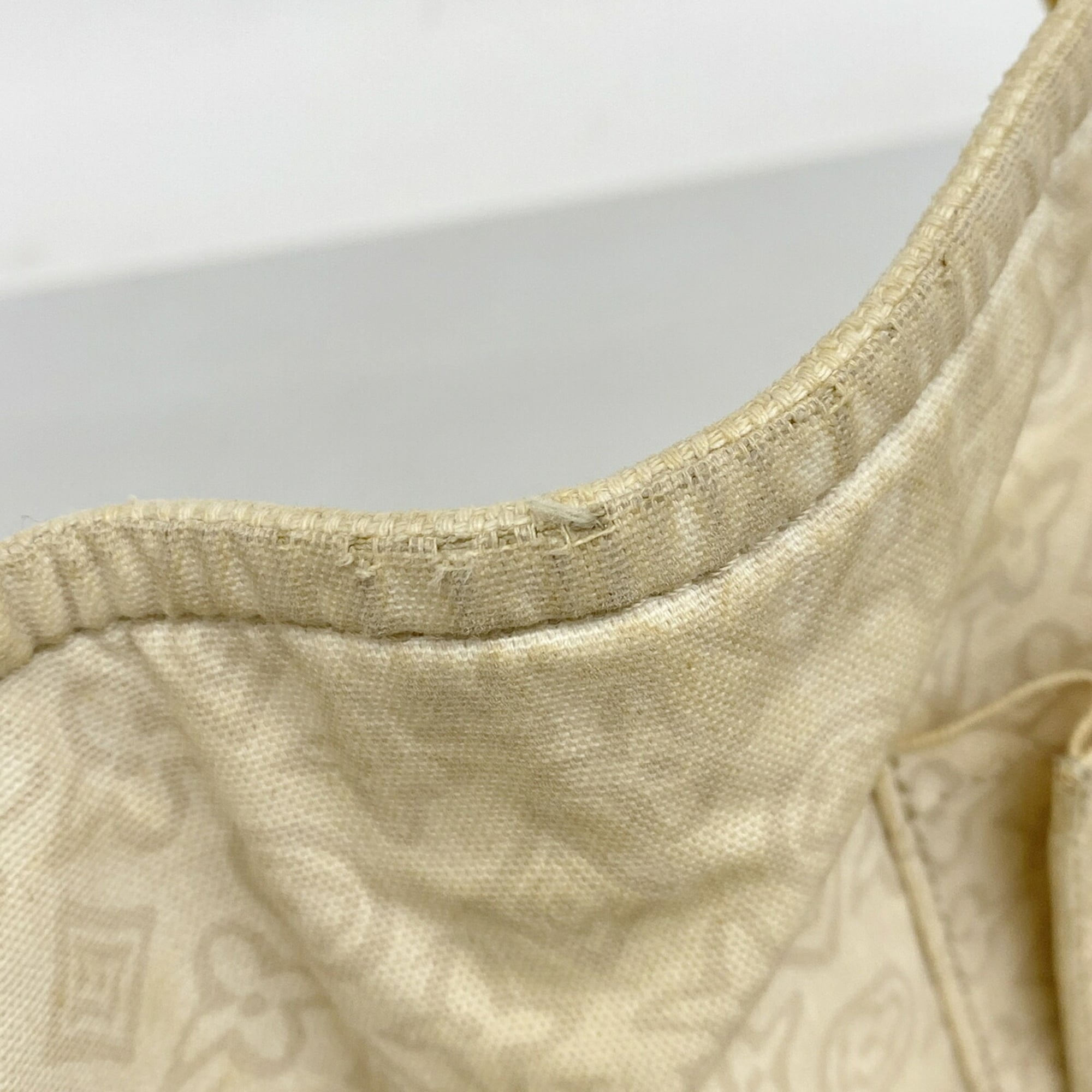 Louis Vuitton Sable Tote Bag (Pre-Owned)